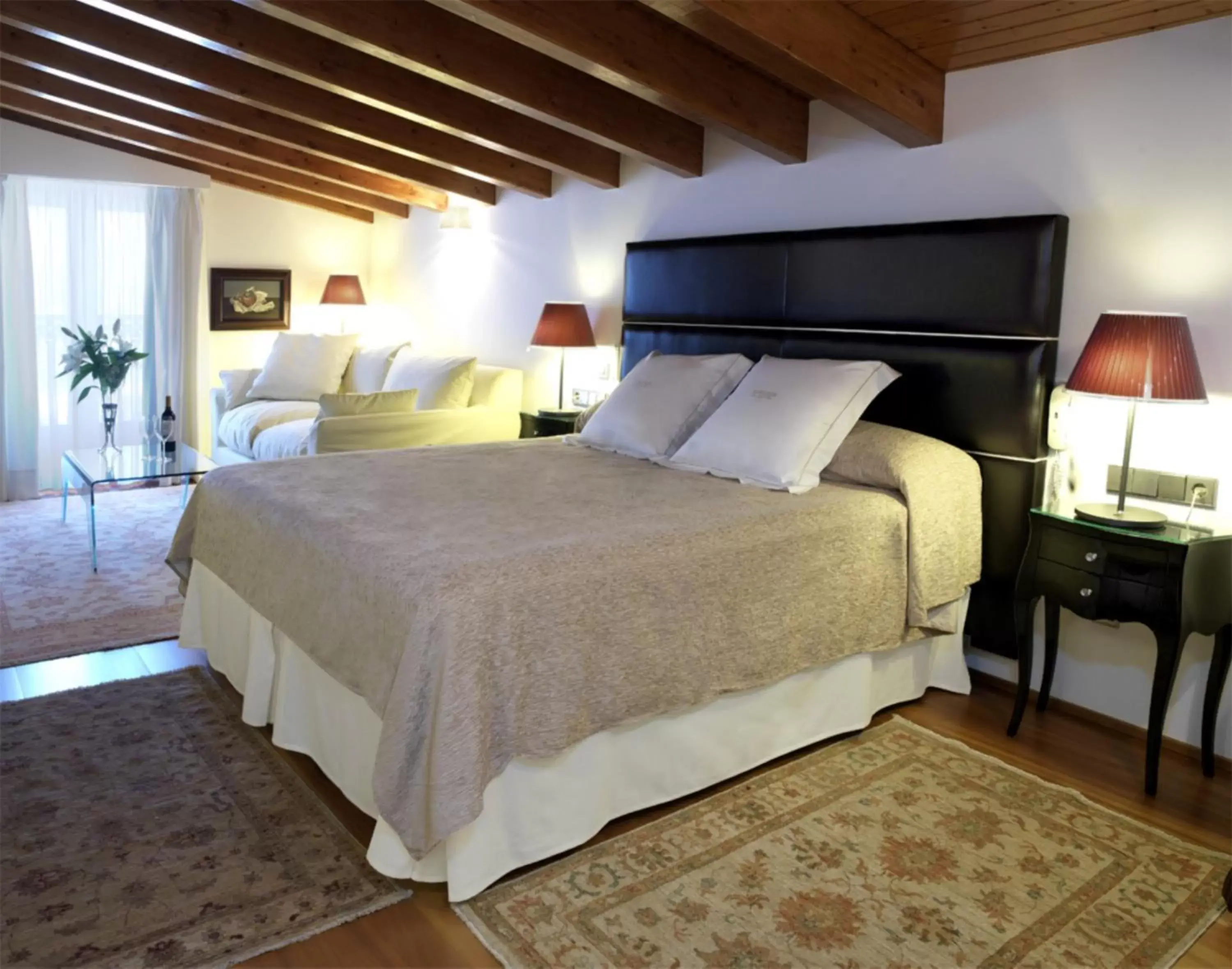 Bed in Mirador de Dalt Vila-Relais & Chateaux