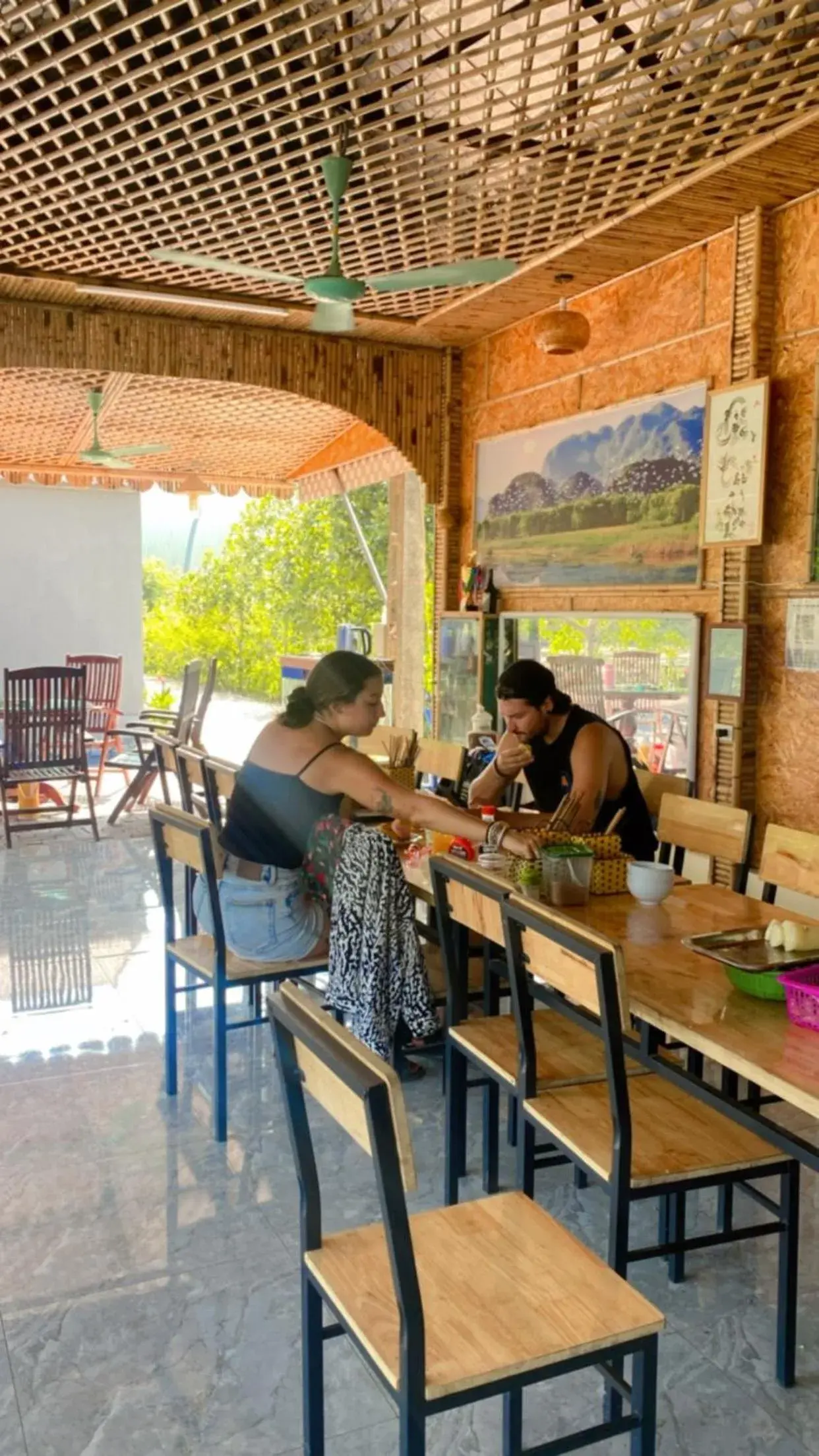 group of guests, Restaurant/Places to Eat in Tam Coc Cat Luong Homestay