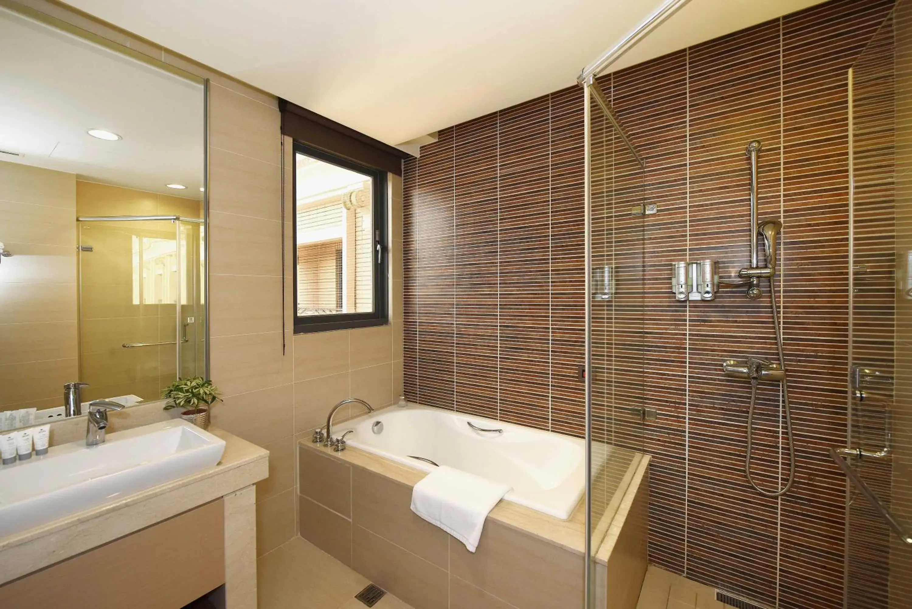 Bathroom in Fullon Hotel Taipei, East
