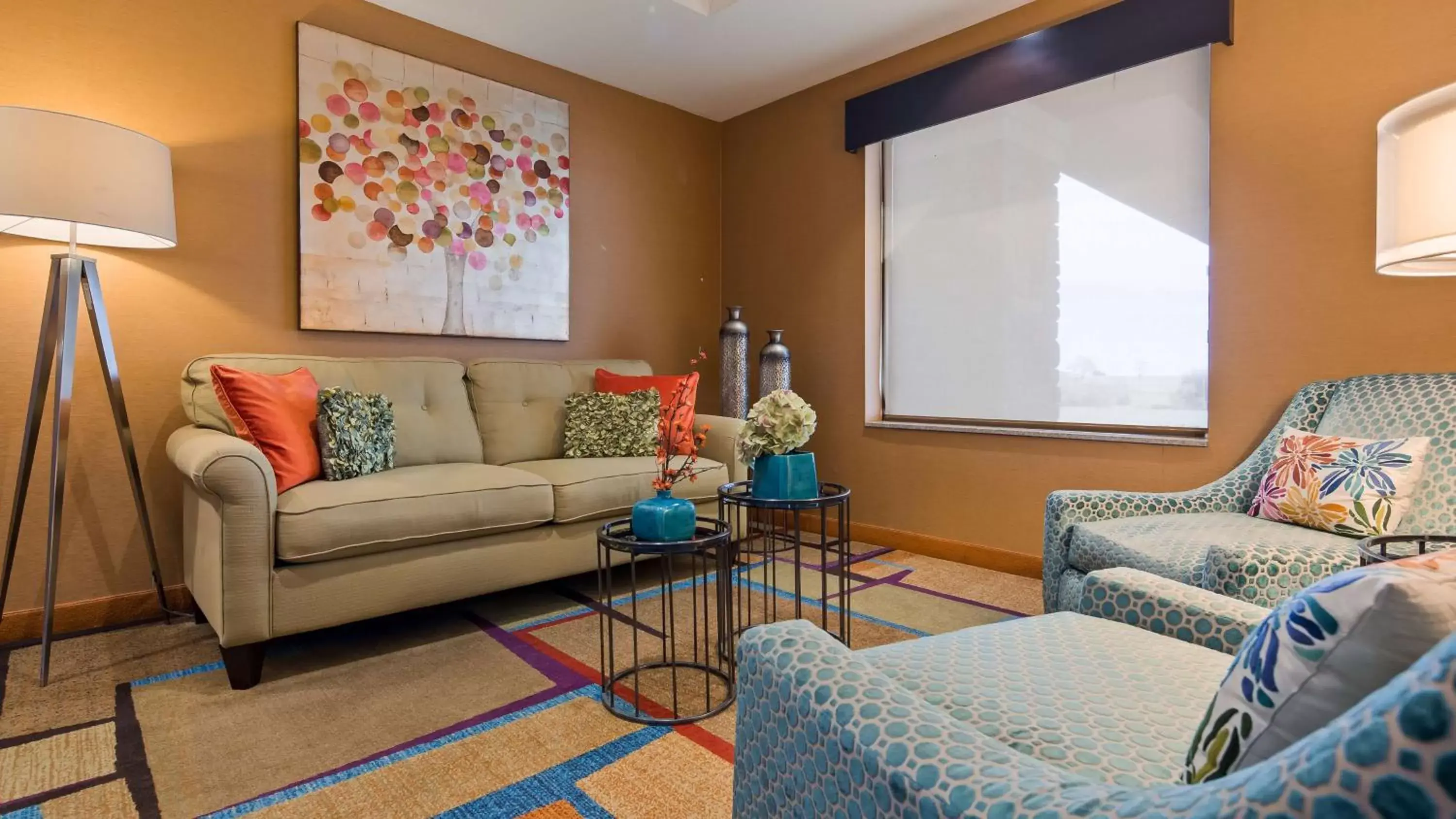 Lobby or reception, Seating Area in Best Western Plus Hiawatha Hotel Lobby or reception, Seating Area in Best Western Plus Hiawatha Hotel