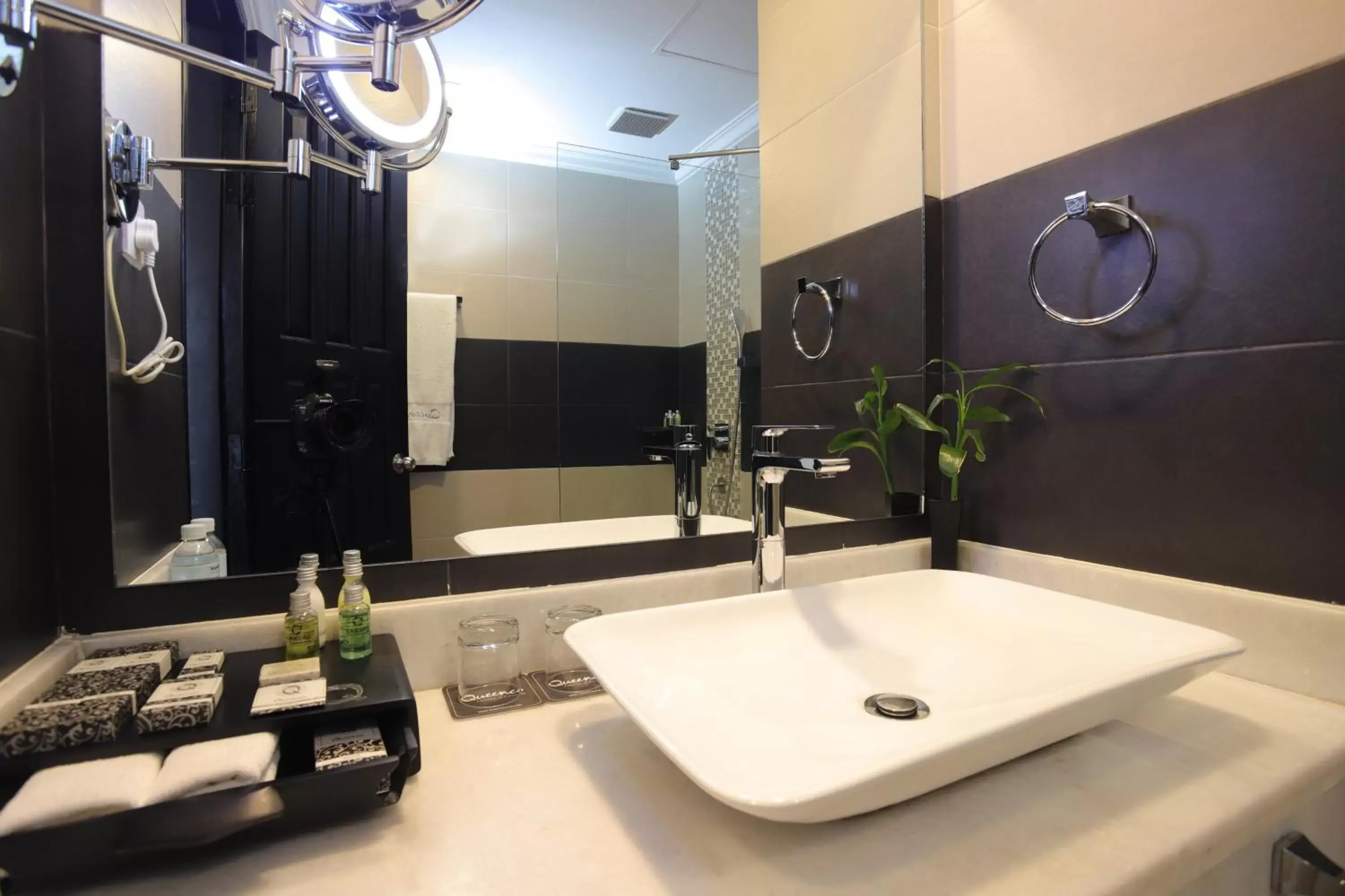 Toilet, Bathroom in Queenco Hotel & Casino