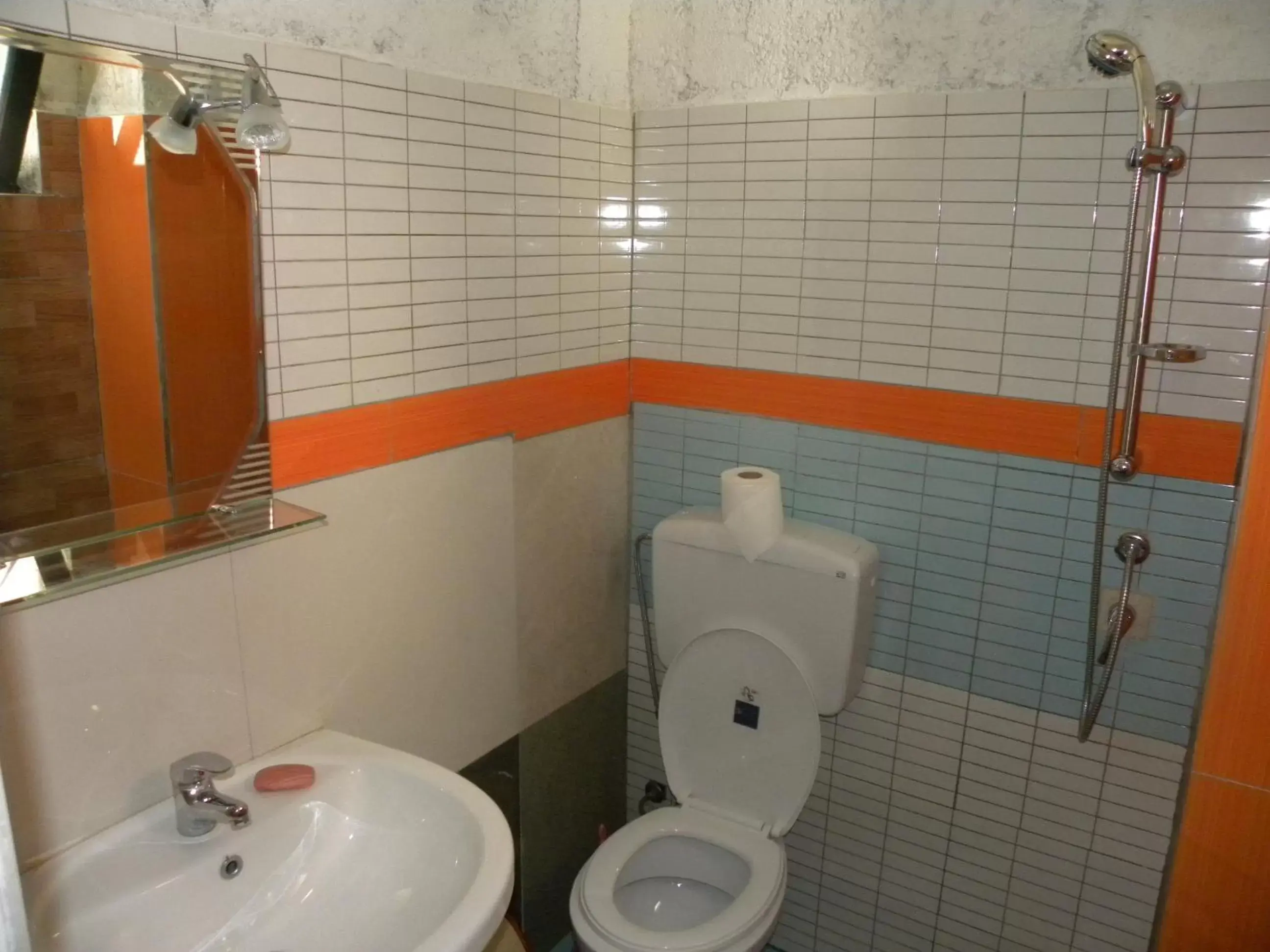 Double Room with Private Bathroom in Maxola's Dream Orikum Double Room with Private Bathroom in Maxola's Dream Orikum