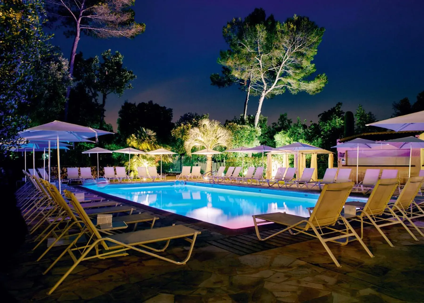 Pool view, Swimming Pool in Hotel Restaurant La Vague de Saint Paul & Spa