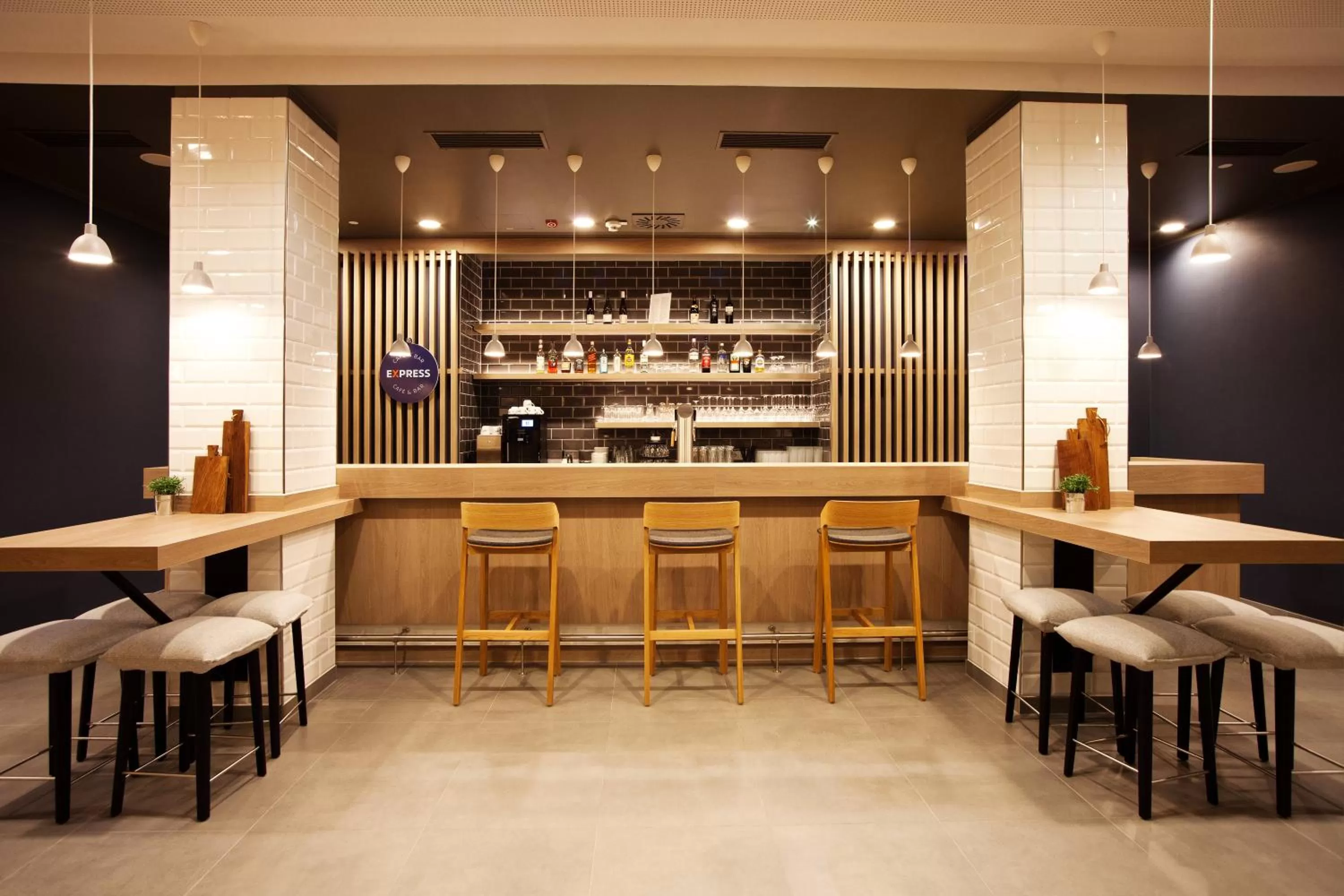 Restaurant/places to eat in Holiday Inn Express - Saarbrücken by IHG