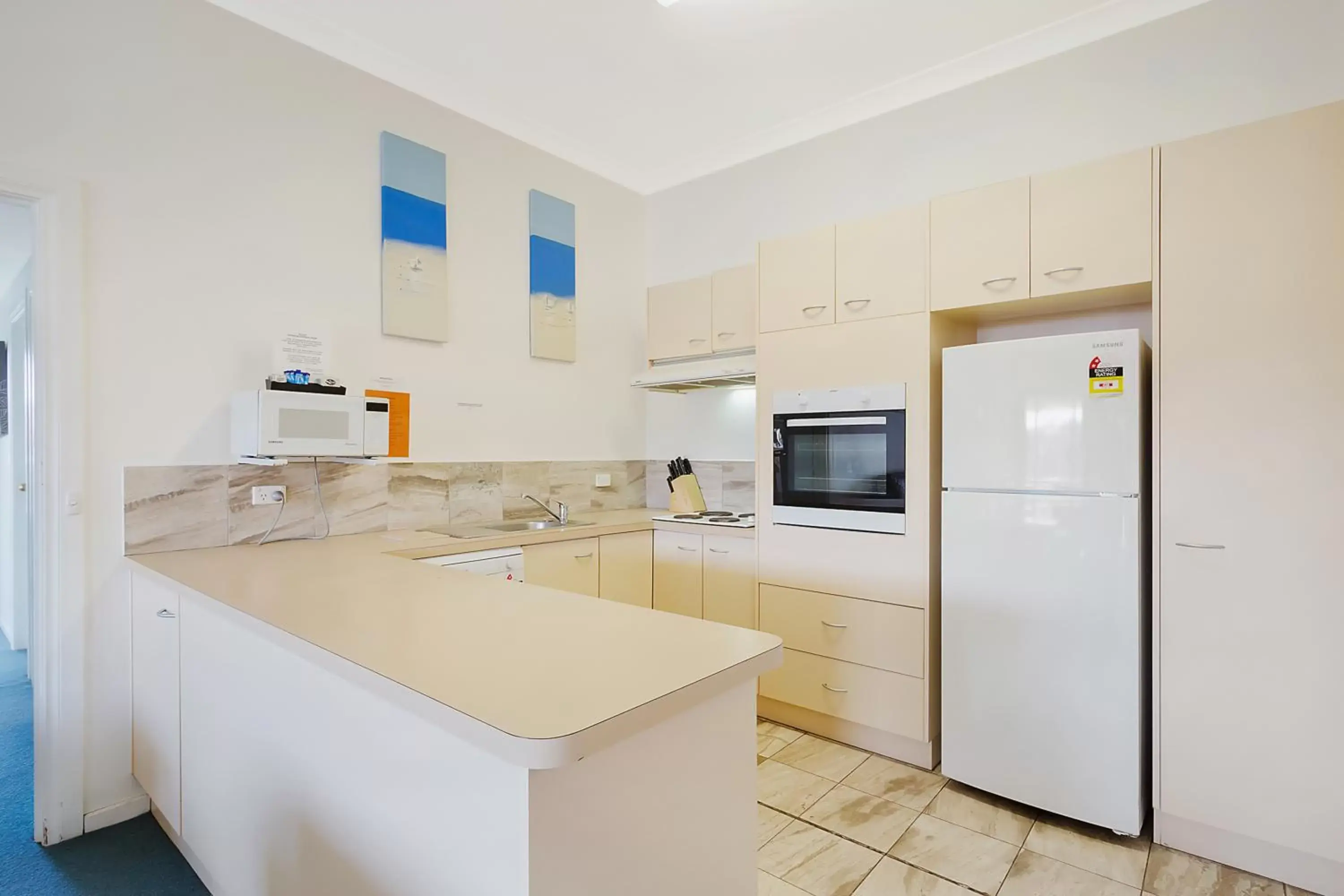 Kitchen or kitchenette, Kitchen/Kitchenette in Aquarius Merimbula