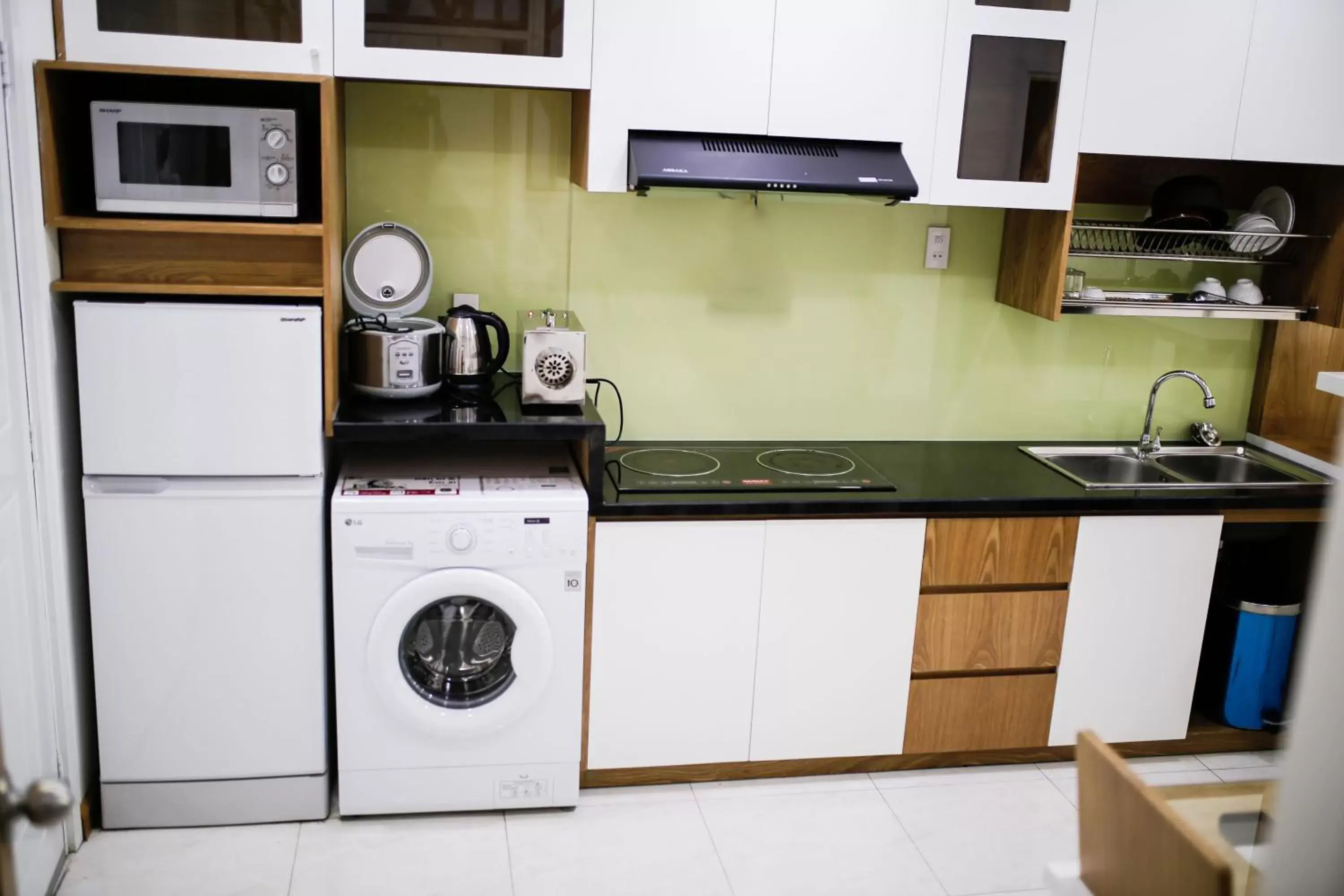 Kitchen or kitchenette, Kitchen/Kitchenette in Gold Ocean Apartment