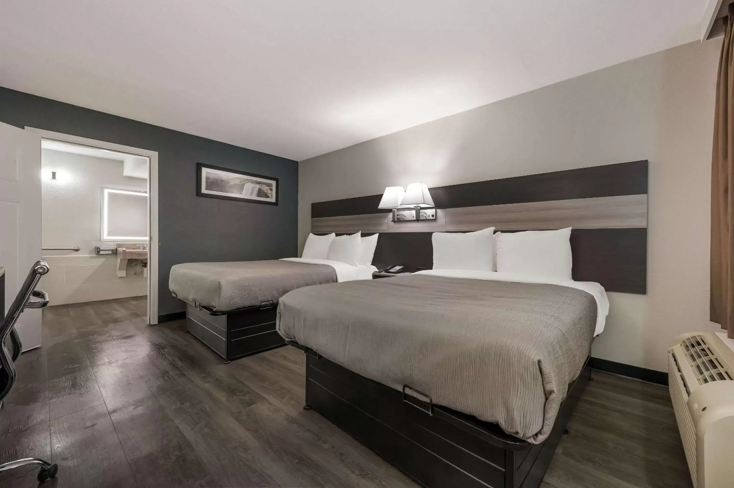 Bedroom, Bed in Quality Inn Gadsden - Attalla