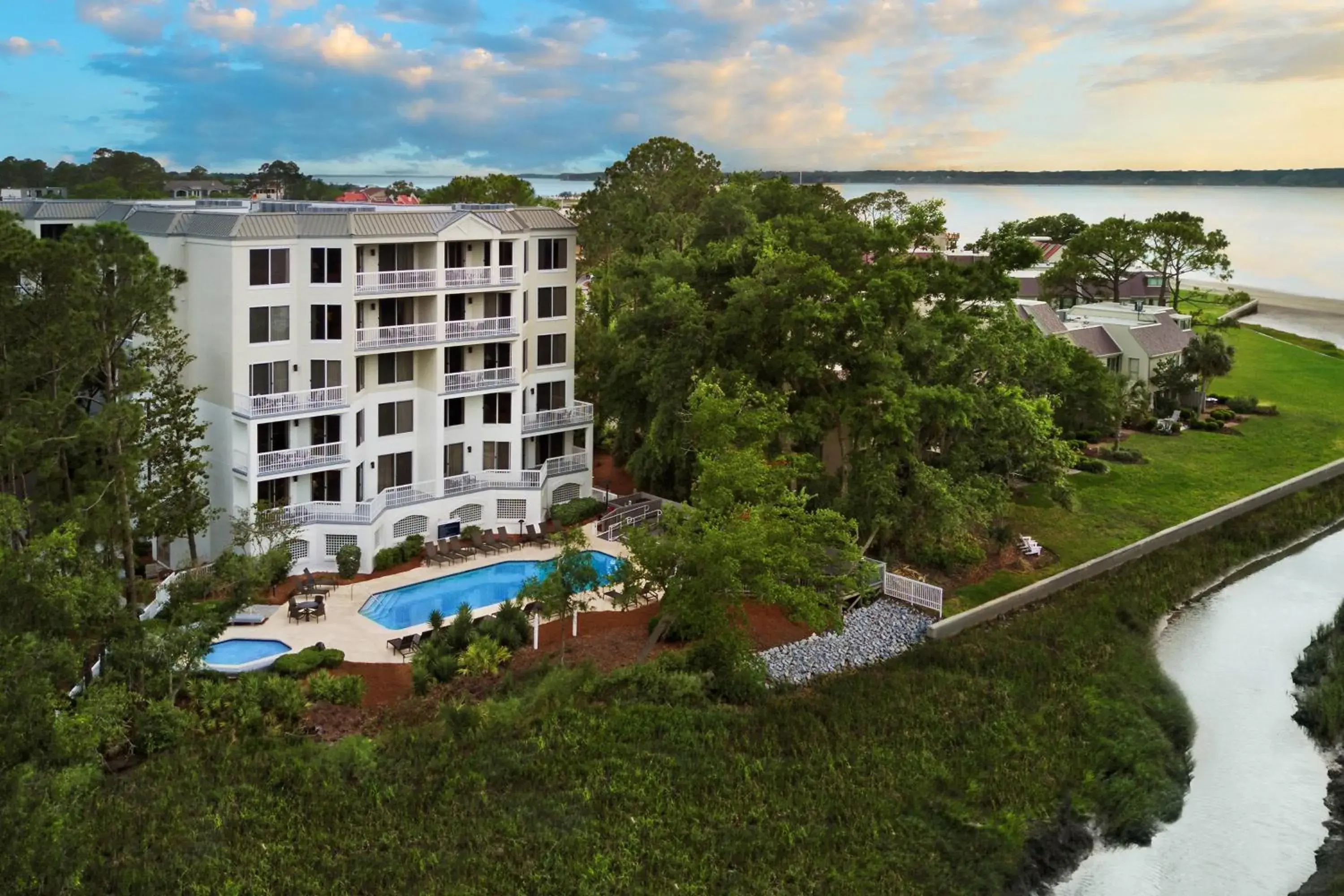 Property building, Pool View in Marriott's Harbour Club