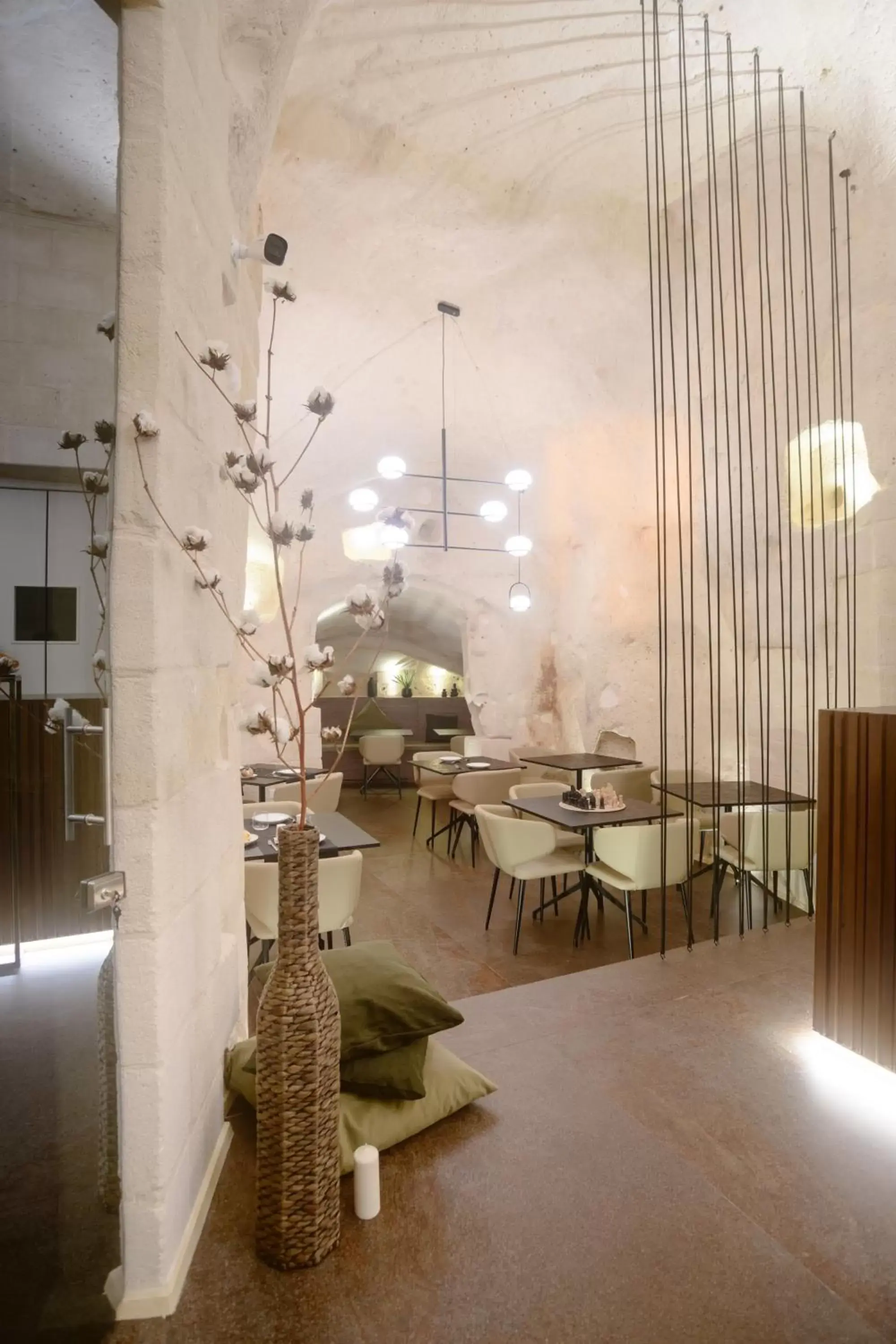 Lobby or reception, Restaurant/Places to Eat in Le Malve Cave Retreat