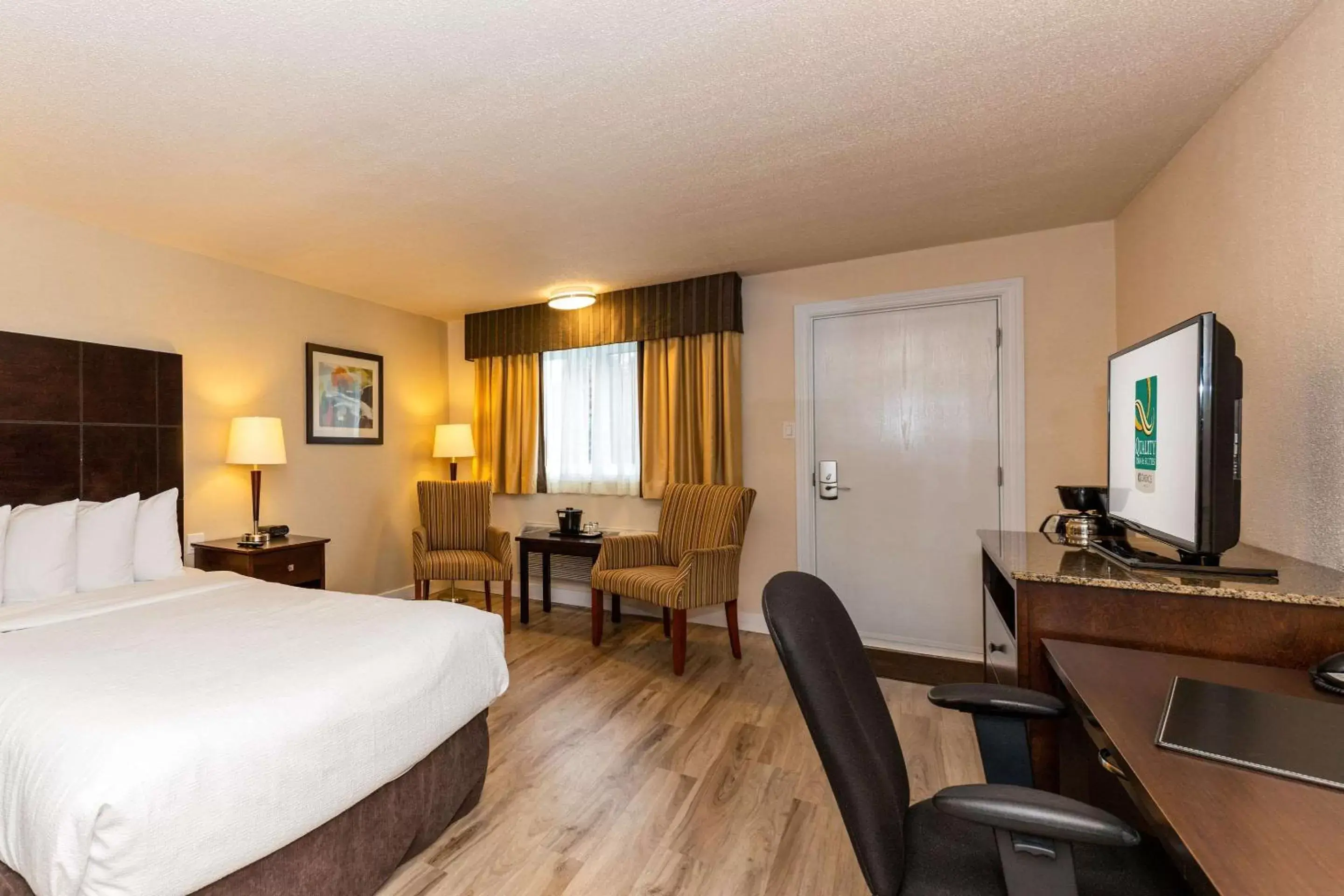 Standard Queen Room - Ground Floor/Non-Smoking in Quality Inn & Suites Matane