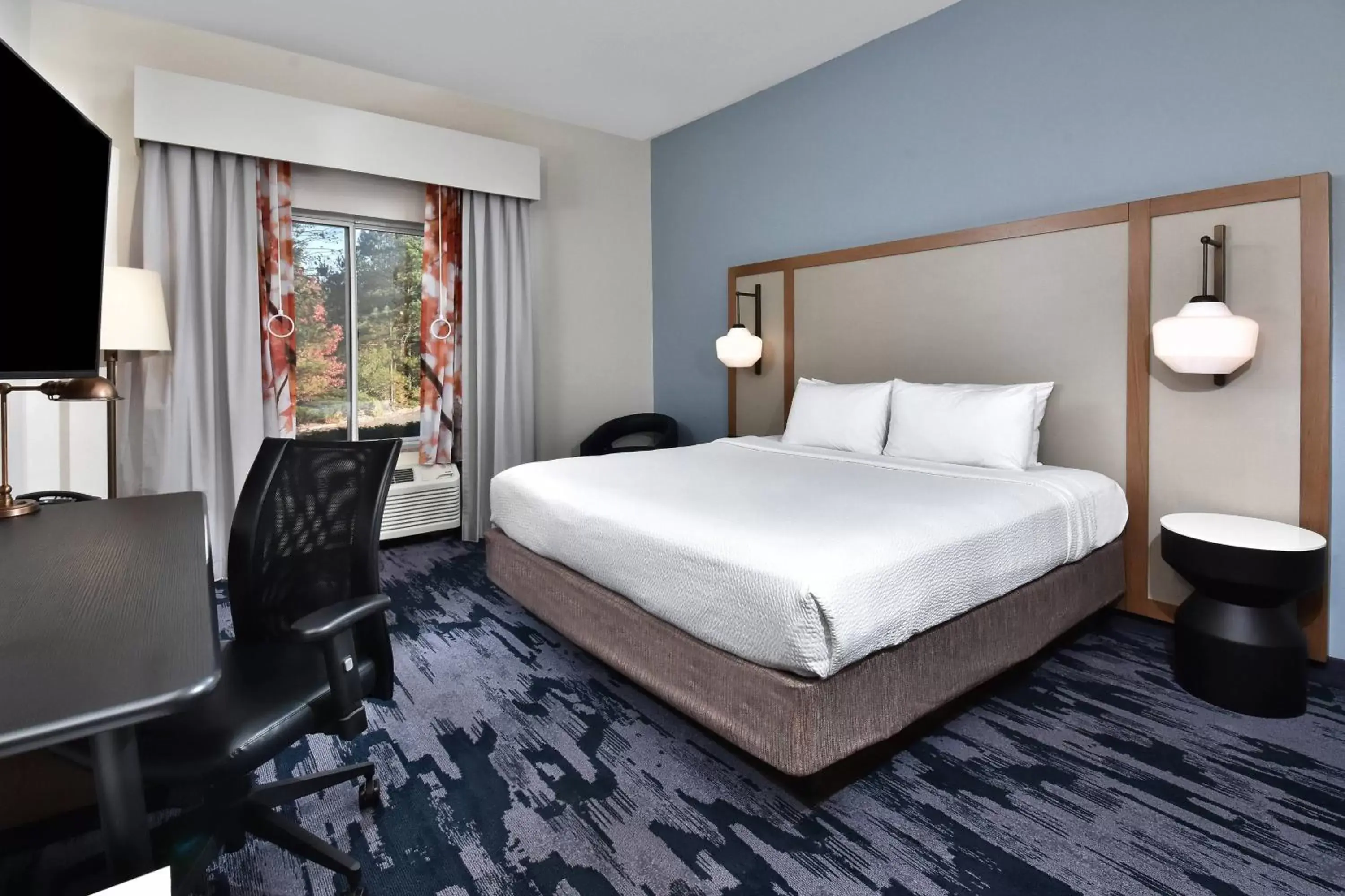 Photo of the whole room, Bed in Fairfield Inn & Suites by Marriott Richmond Innsbrook