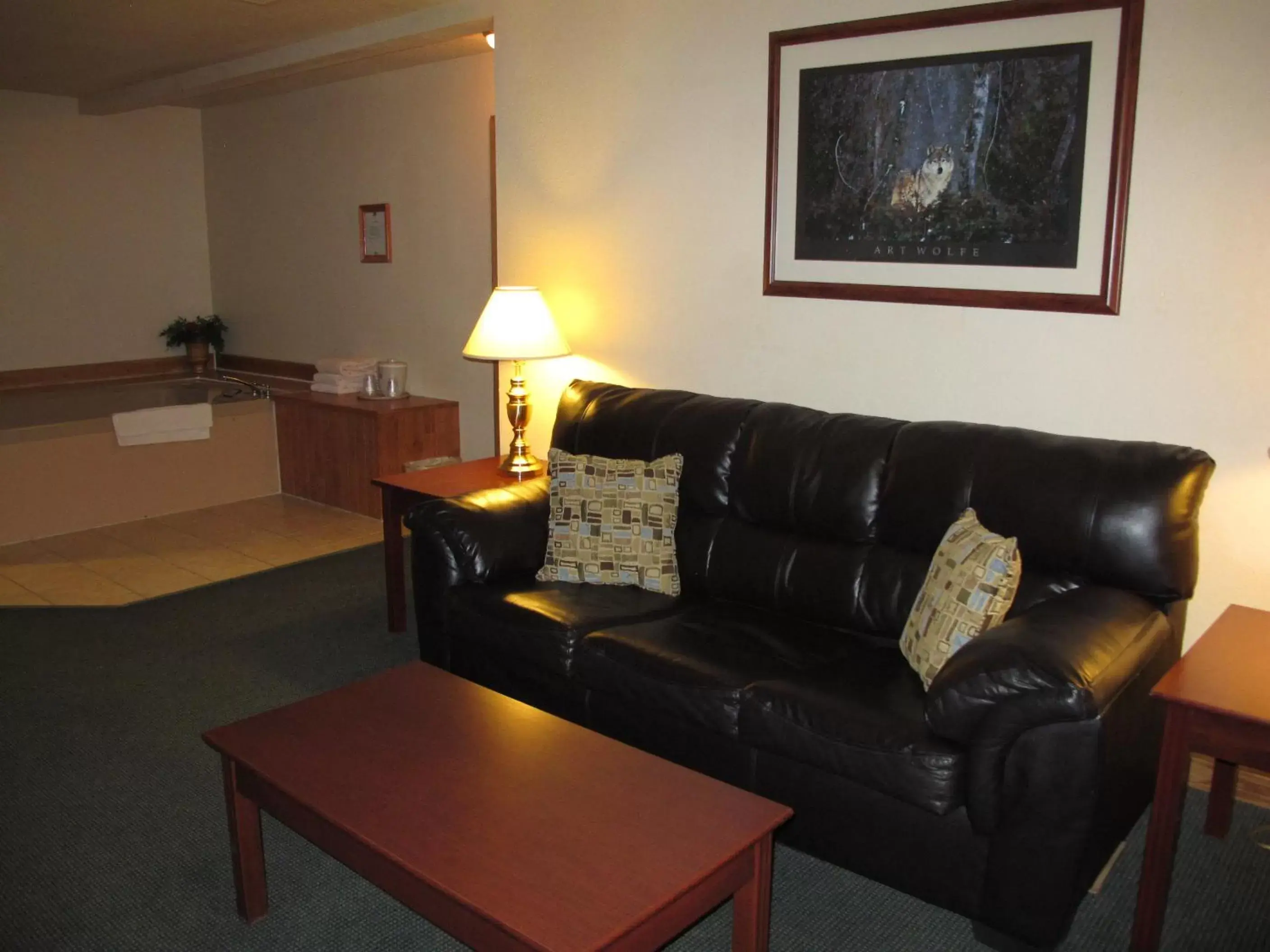 Seating Area in Best Western Lake Lucille Inn