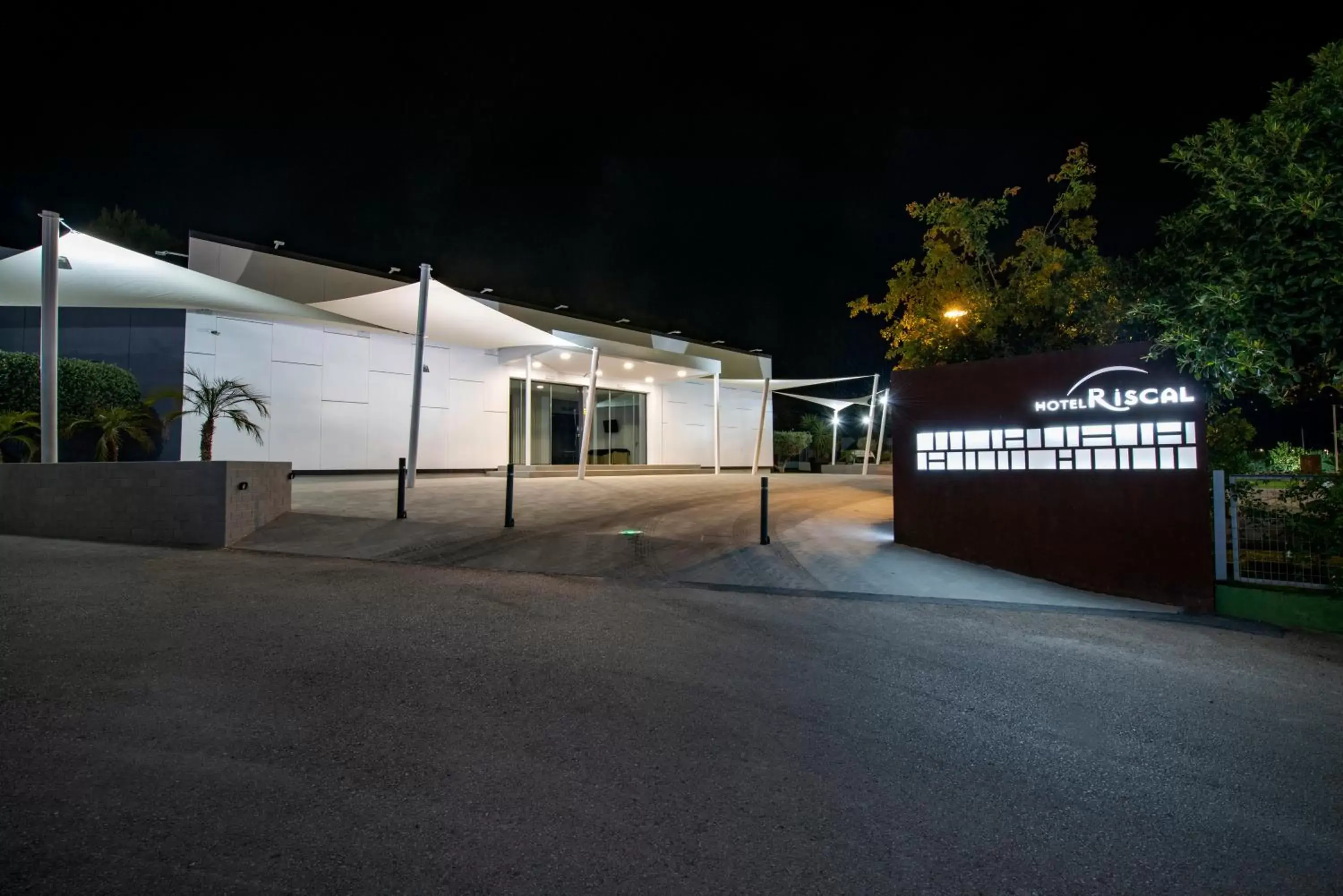 Property building in Sercotel Riscal Property building in Sercotel Riscal