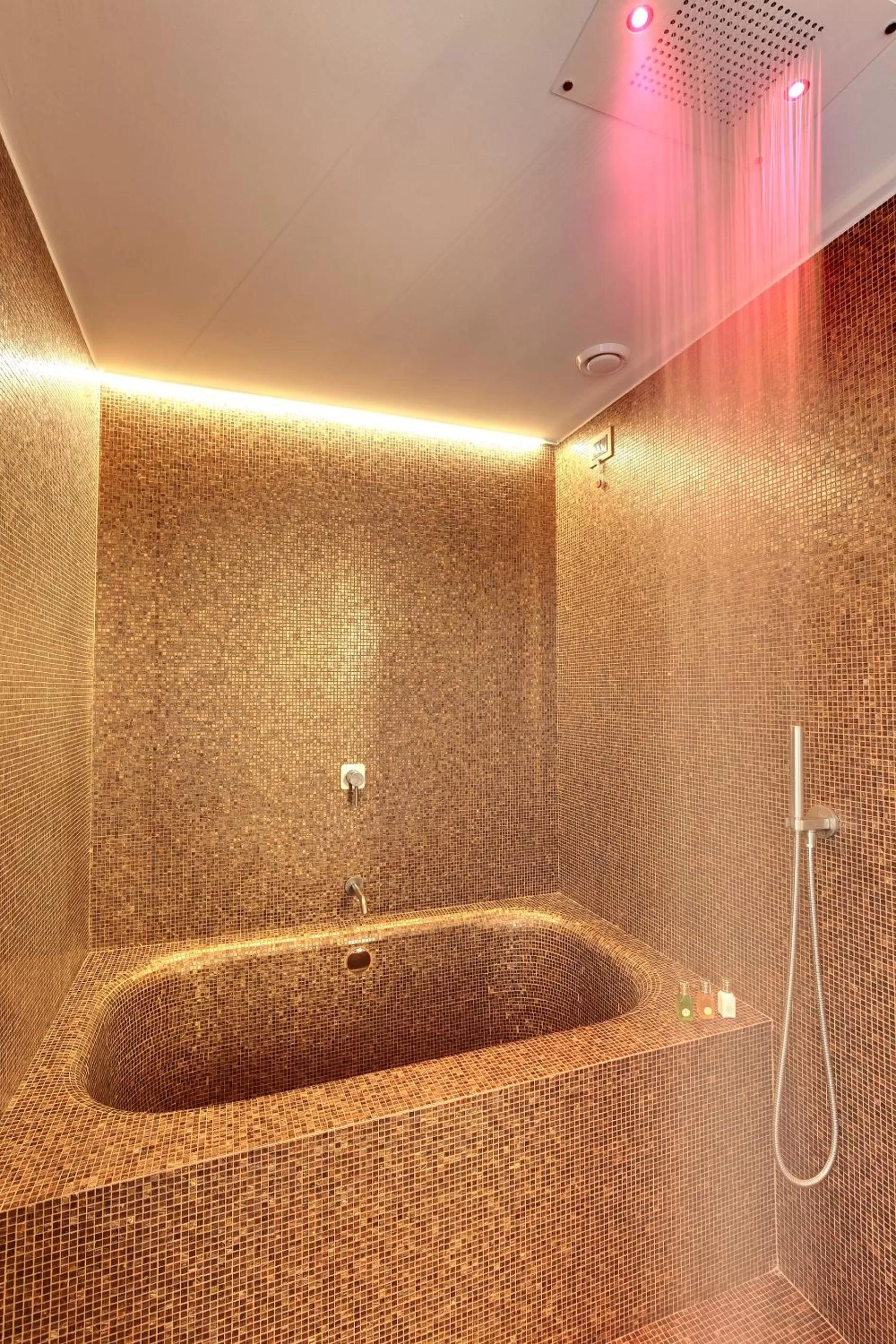 Bathroom in Hotel Donà Palace