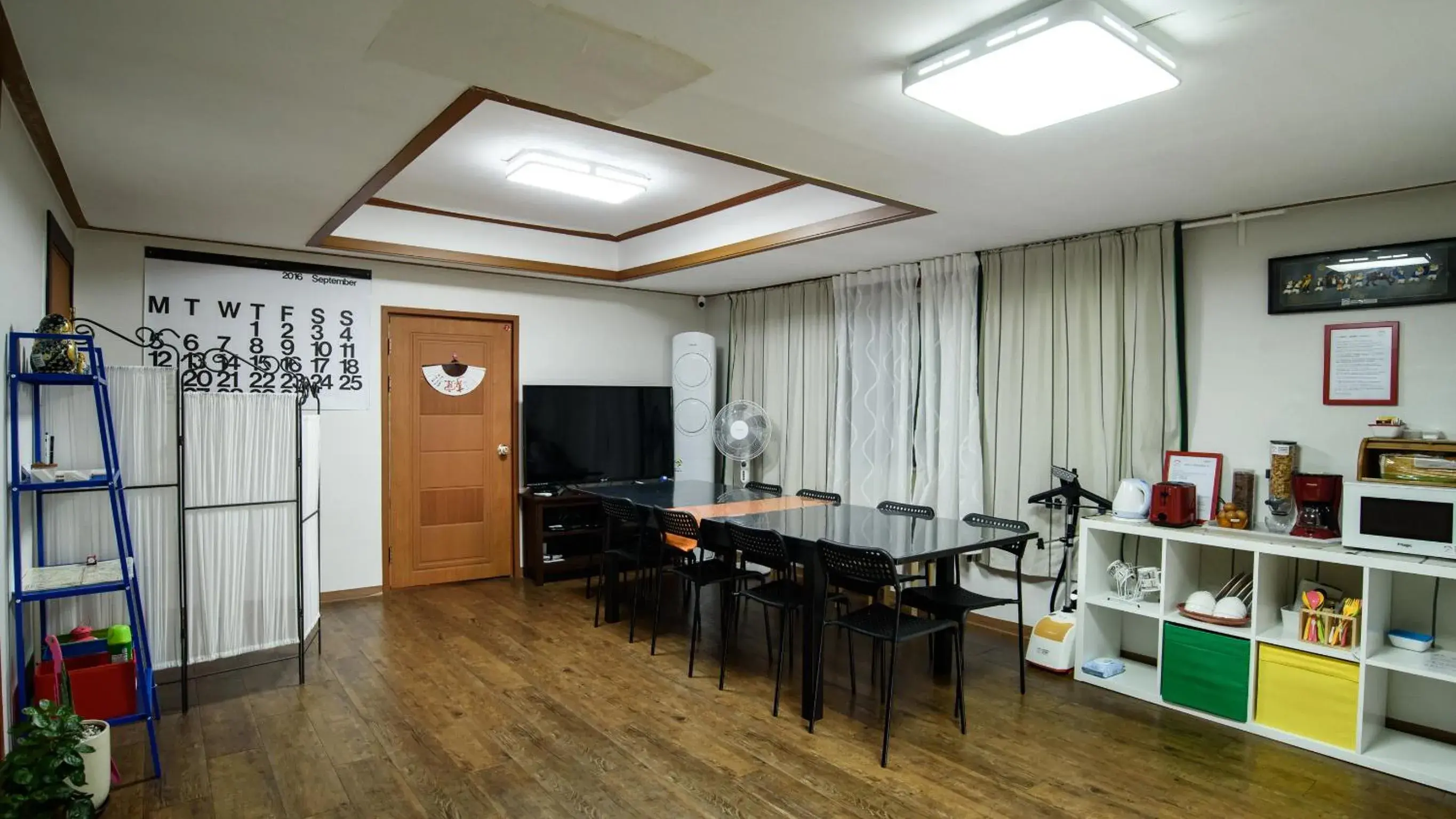 Communal lounge/ TV room, Business Area/Conference Room in Jeong House Hongdae