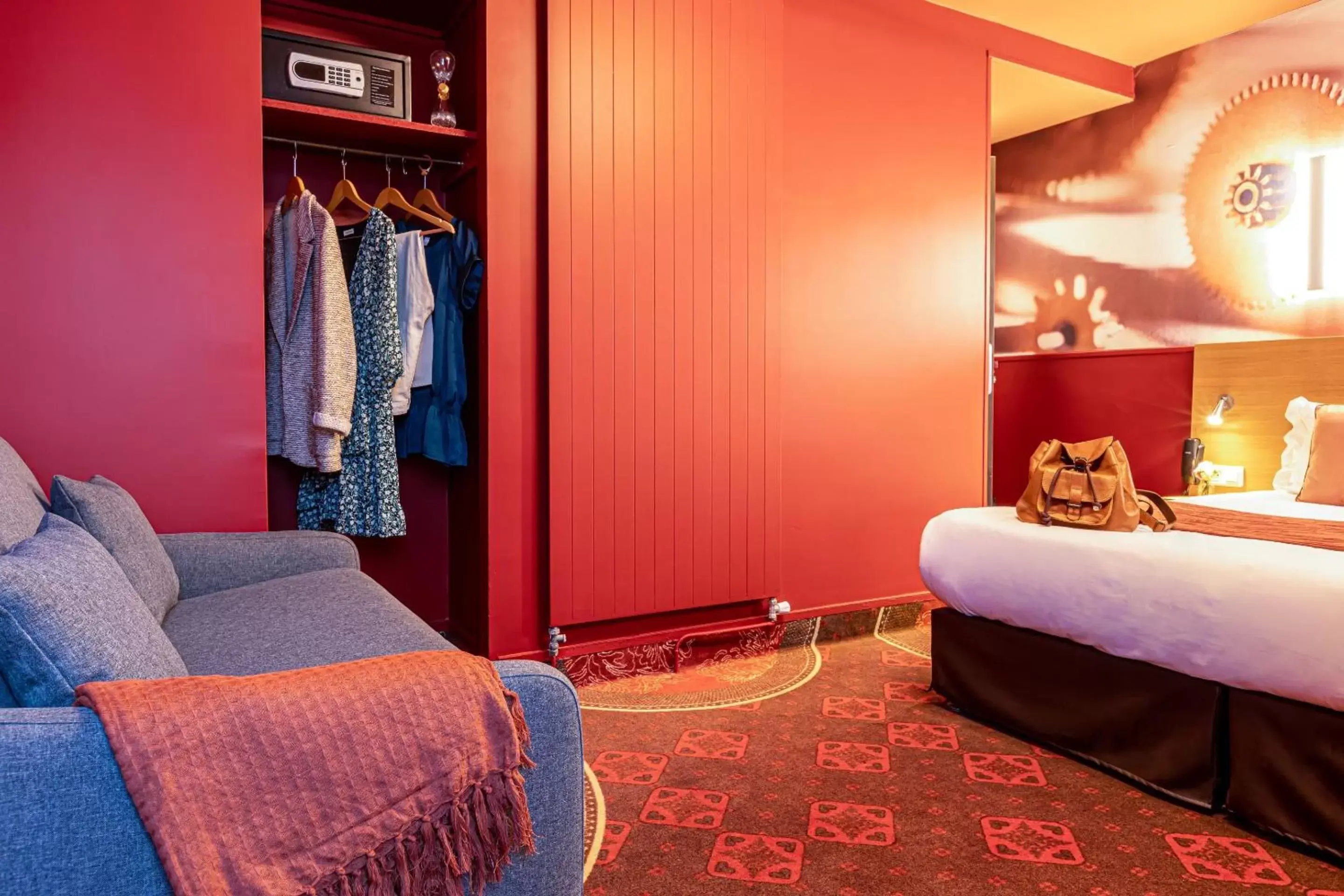 Bed, Seating Area in Hotel Ariane Montparnasse by Patrick Hayat