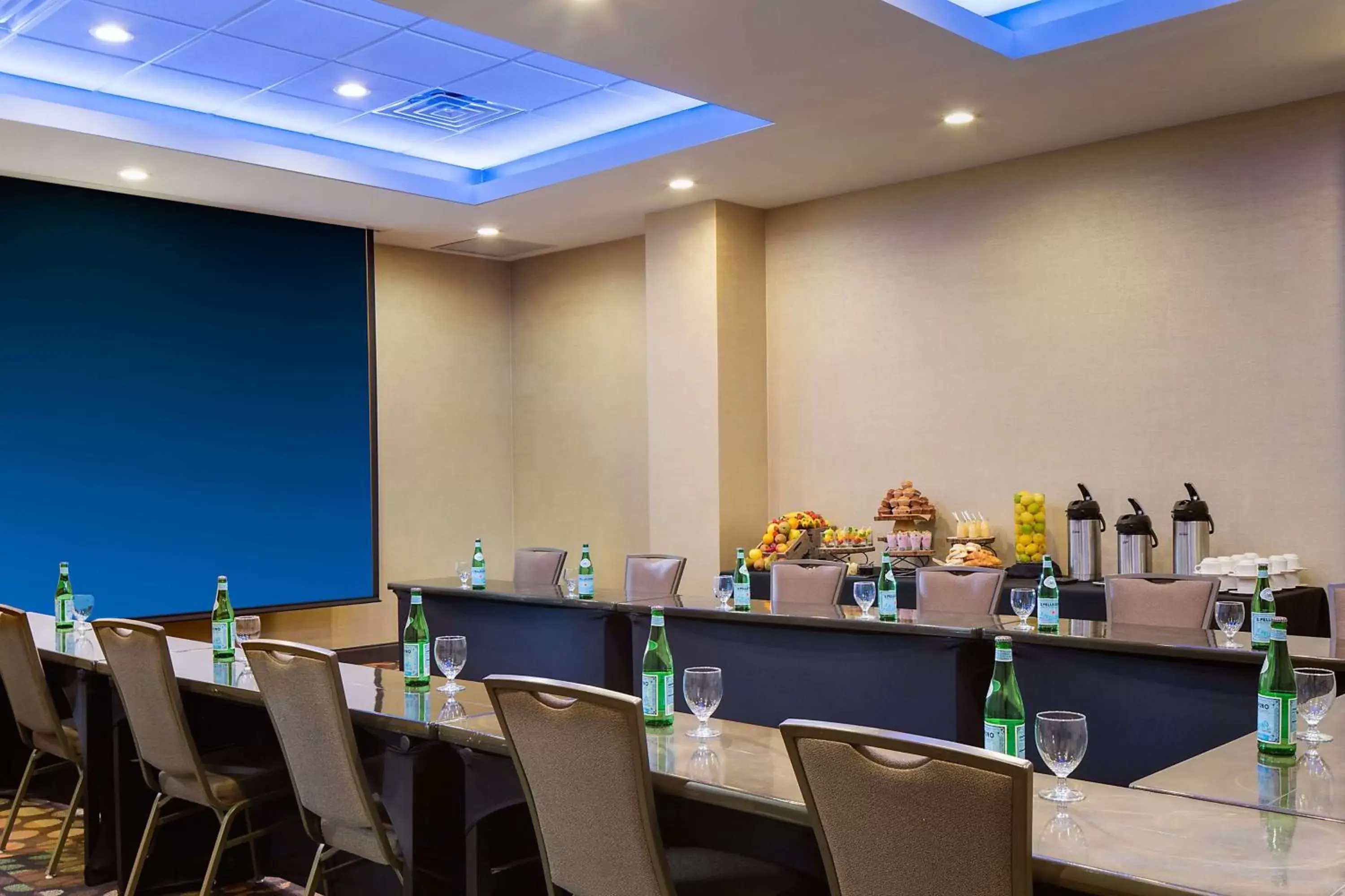 Meeting/conference room in Embassy Suites by Hilton Dallas-Love Field