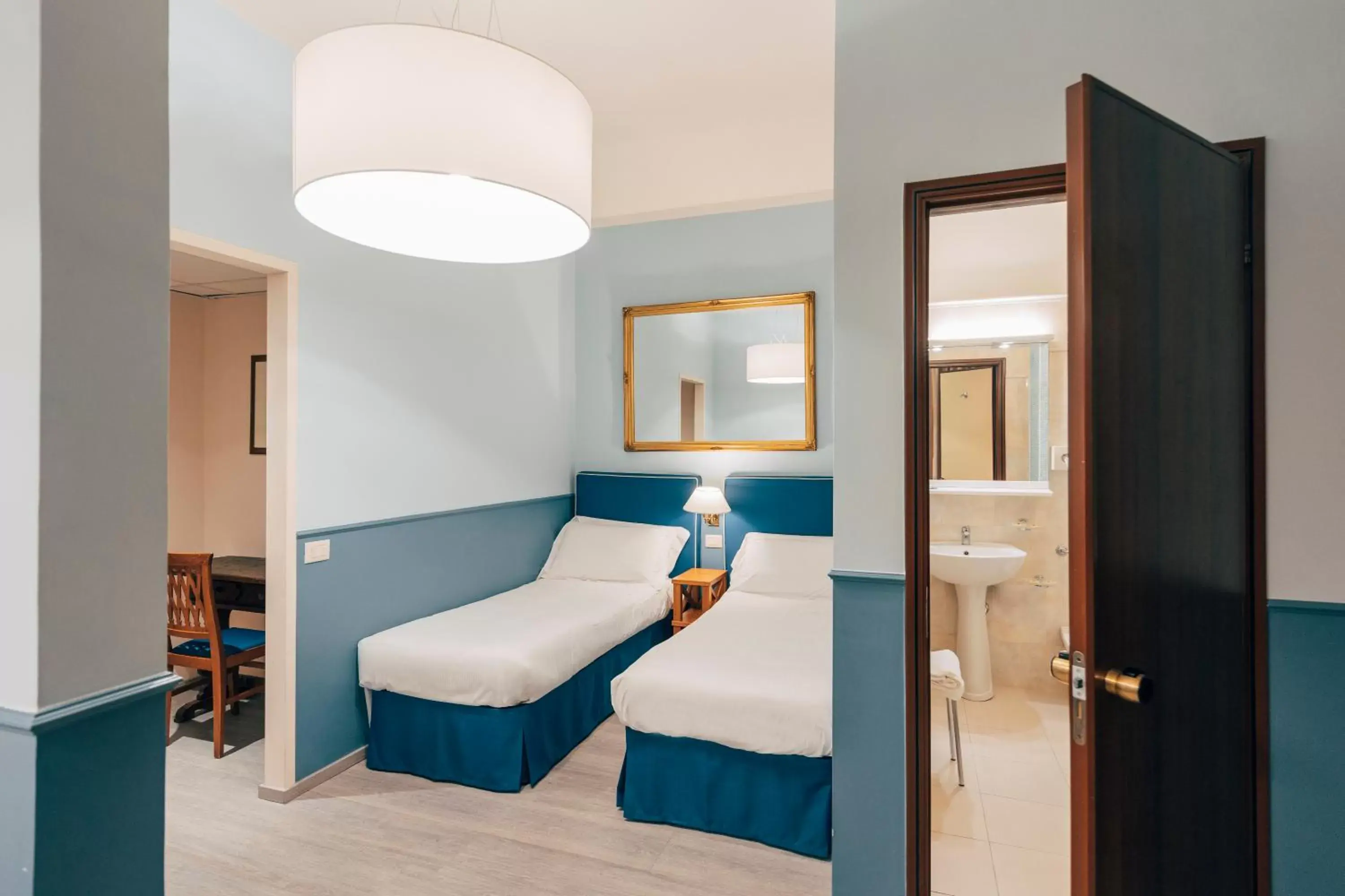 Bedroom, Bed in Hotel San Luca