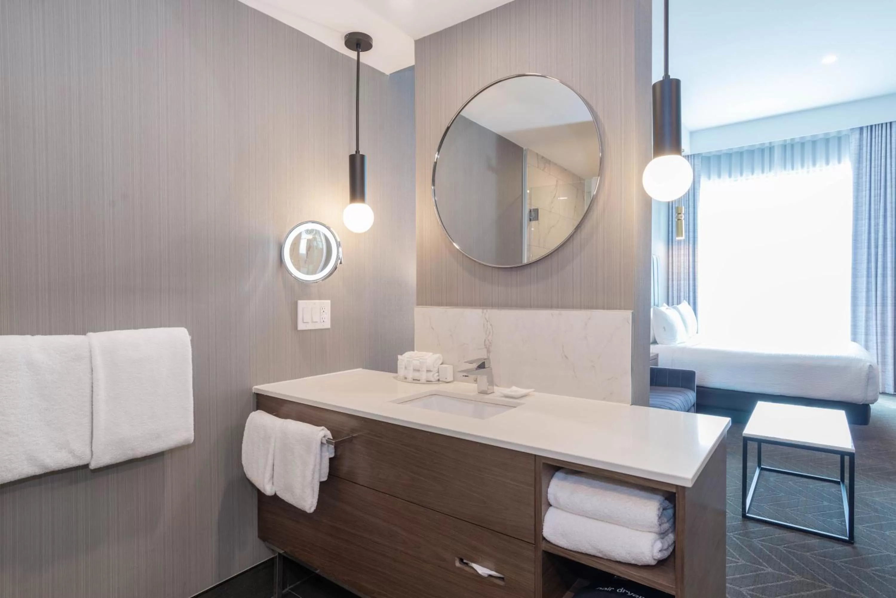 Bathroom in Sandman Signature Sherwood Park Hotel