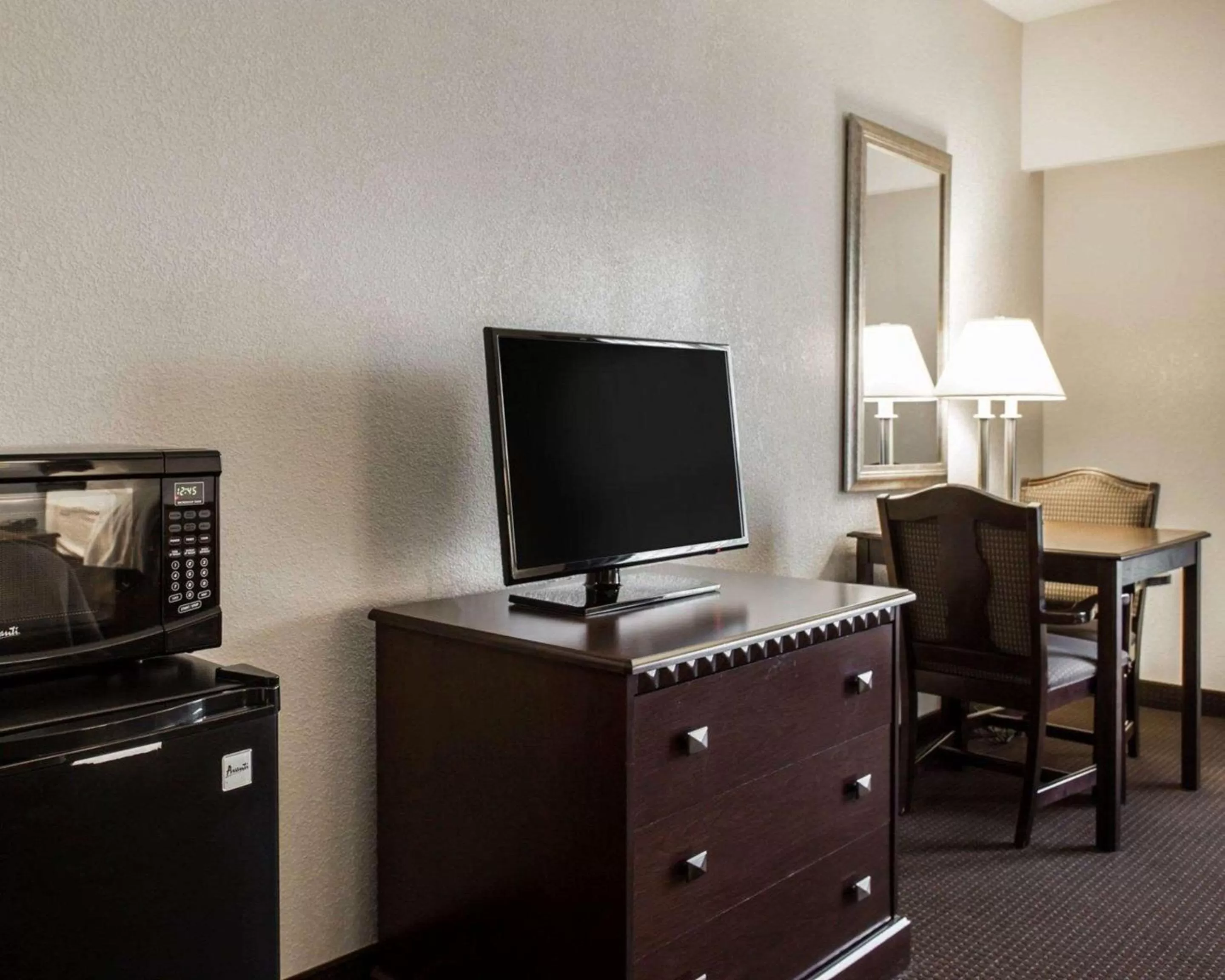 Photo of the whole room in Comfort Inn & Suites Lumberton Central I-95