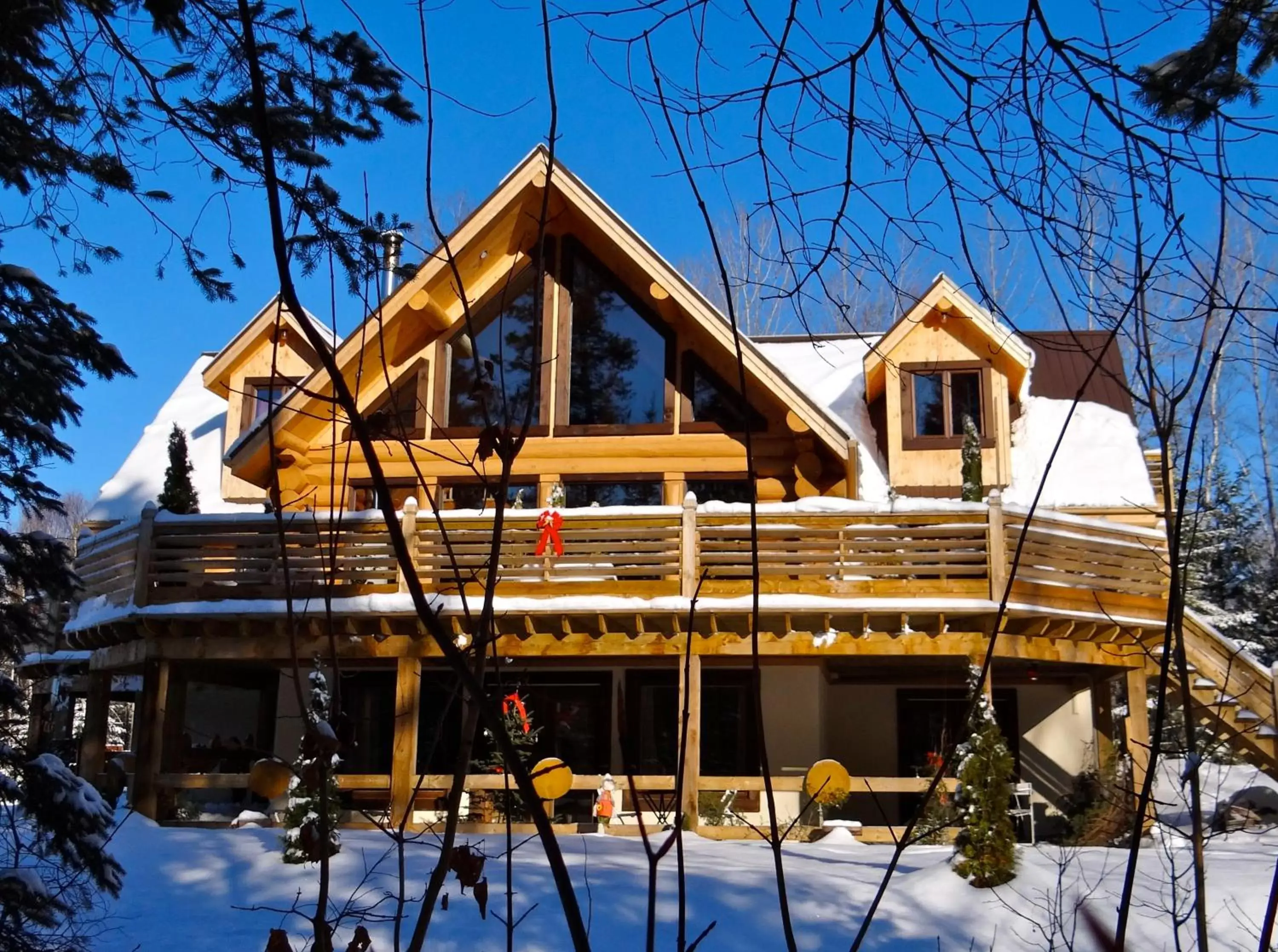 Facade/entrance, Winter in Le Domaine du Lac Saint Charles