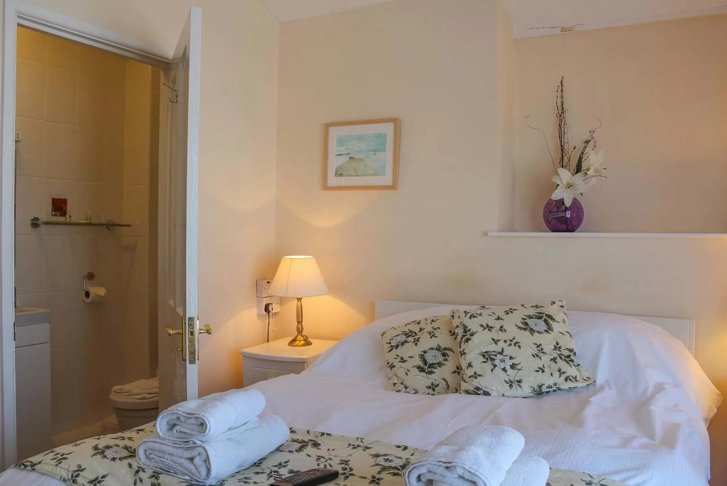 Decorative detail, Bed in Kersbrook Guest Accommodation