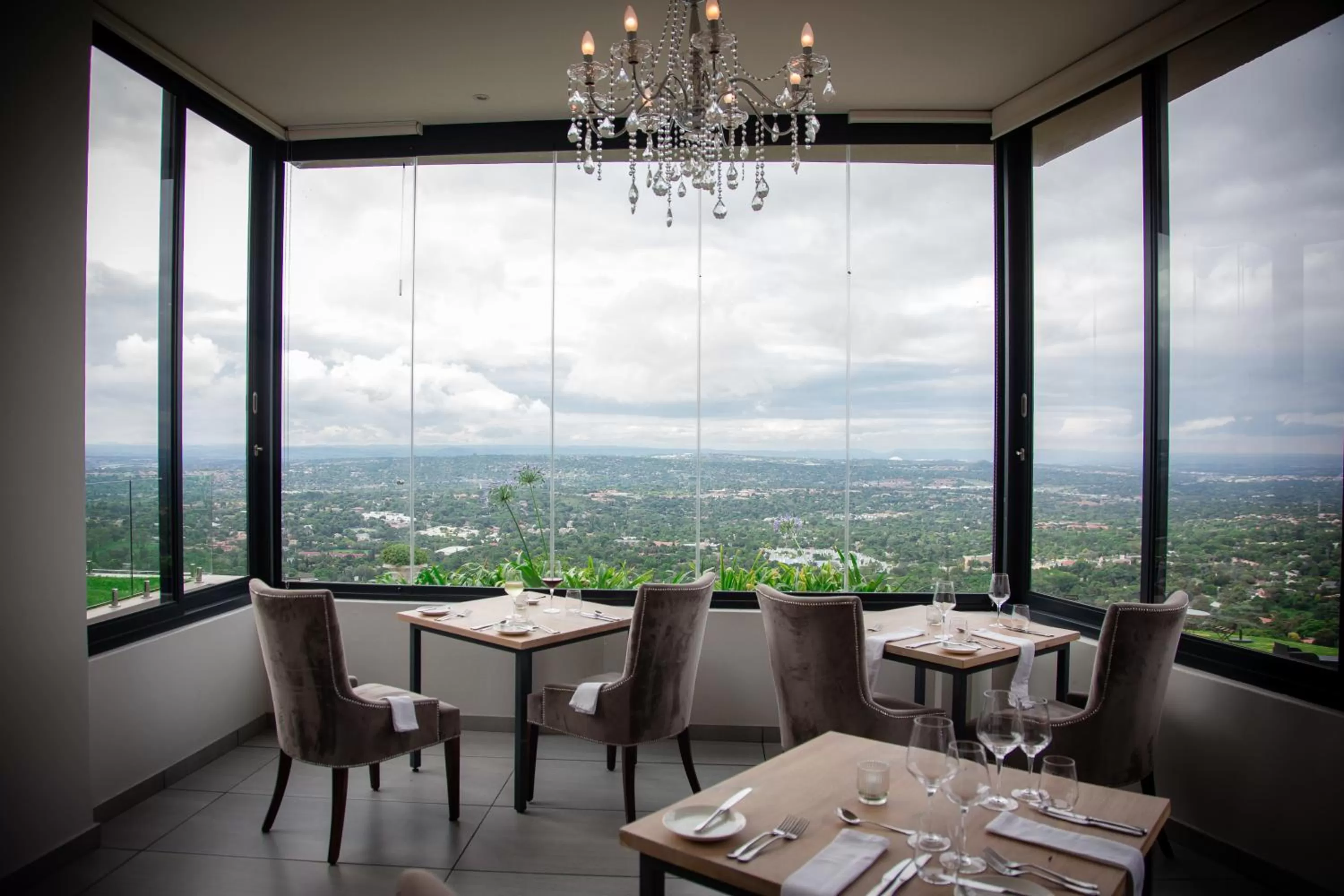 Restaurant/places to eat in The Northcliff Boutique Hotel