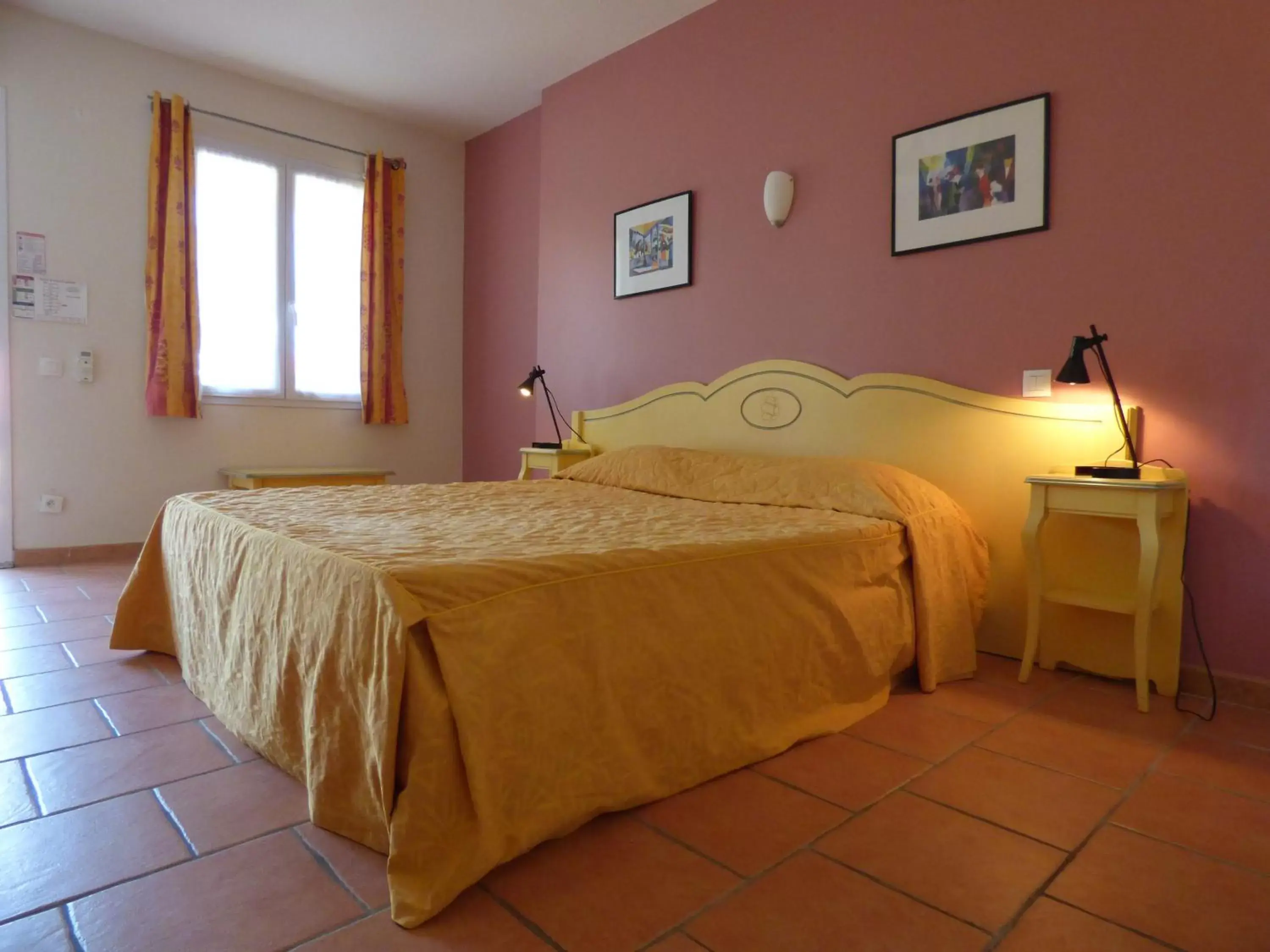 Bedroom, Bed in Appart'Hotel Festival Sud Aqua - Avignon TGV Bedroom, Bed in Appart'Hotel Festival Sud Aqua - Avignon TGV