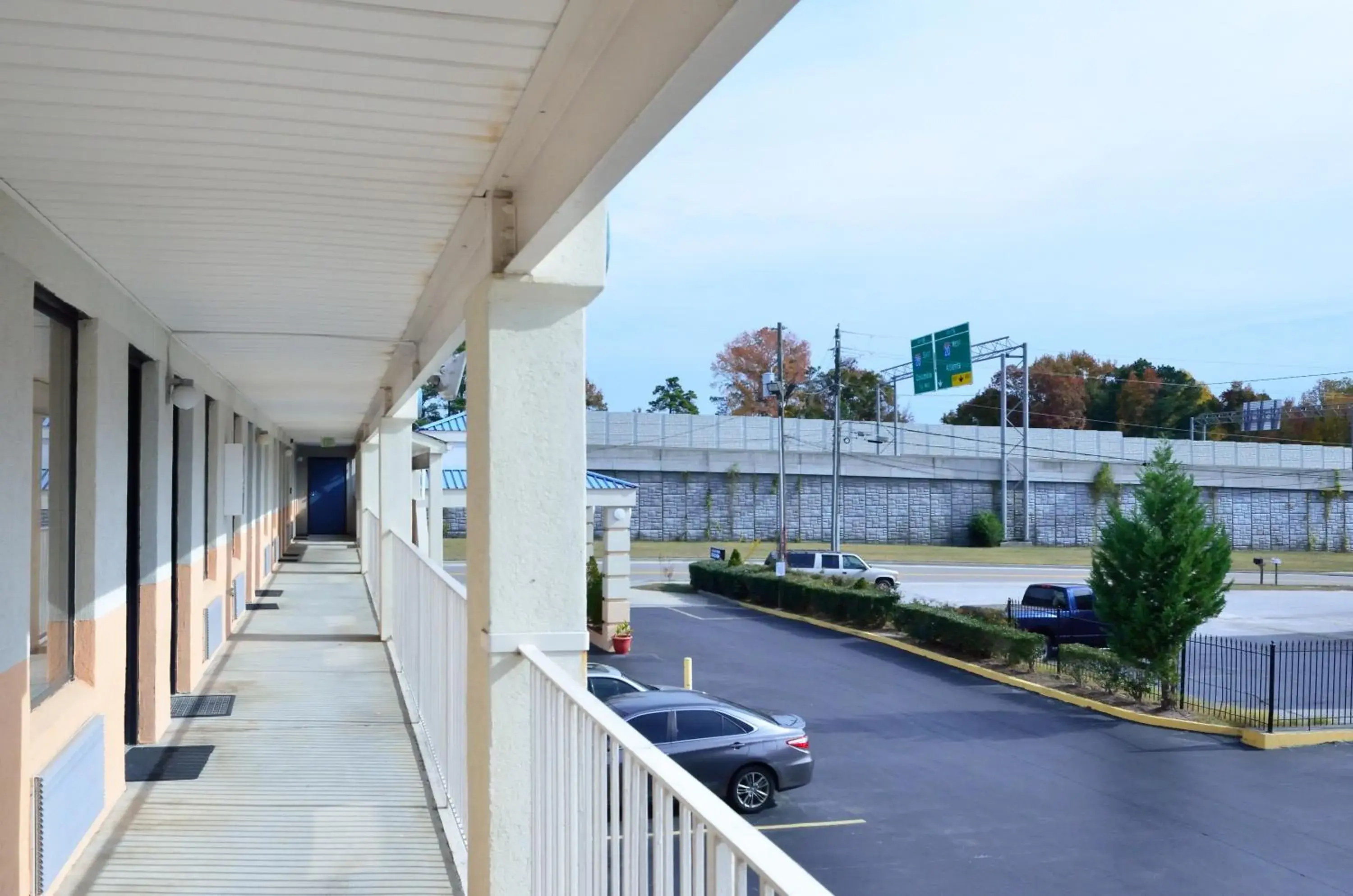 Property building in Rodeway Inn Augusta West