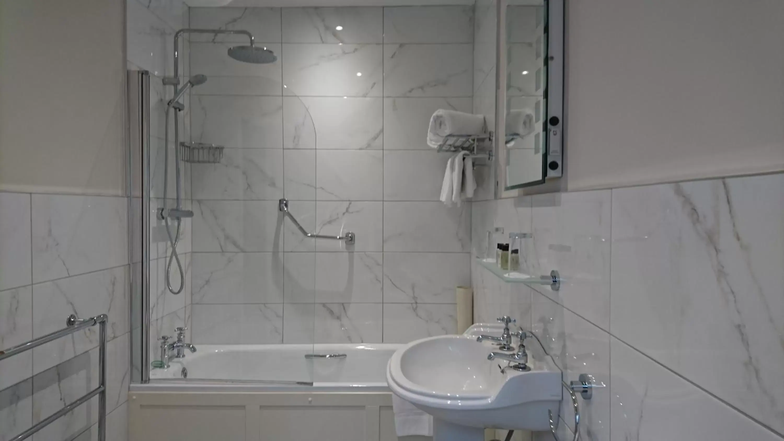 Bath, Bathroom in Leixlip Manor Hotel