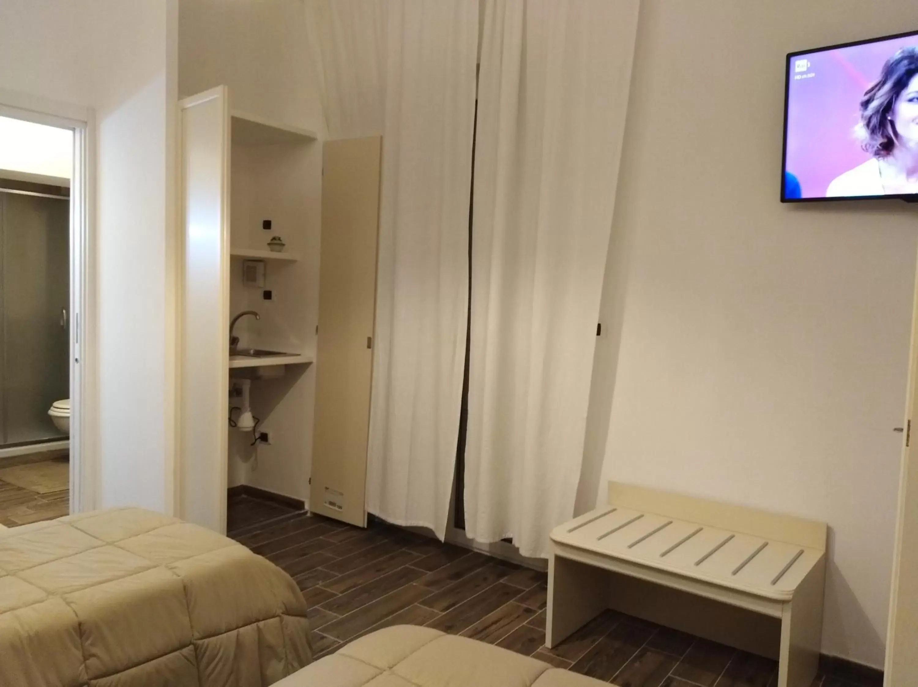 TV and multimedia, Bed in DomuS al Corso B&B