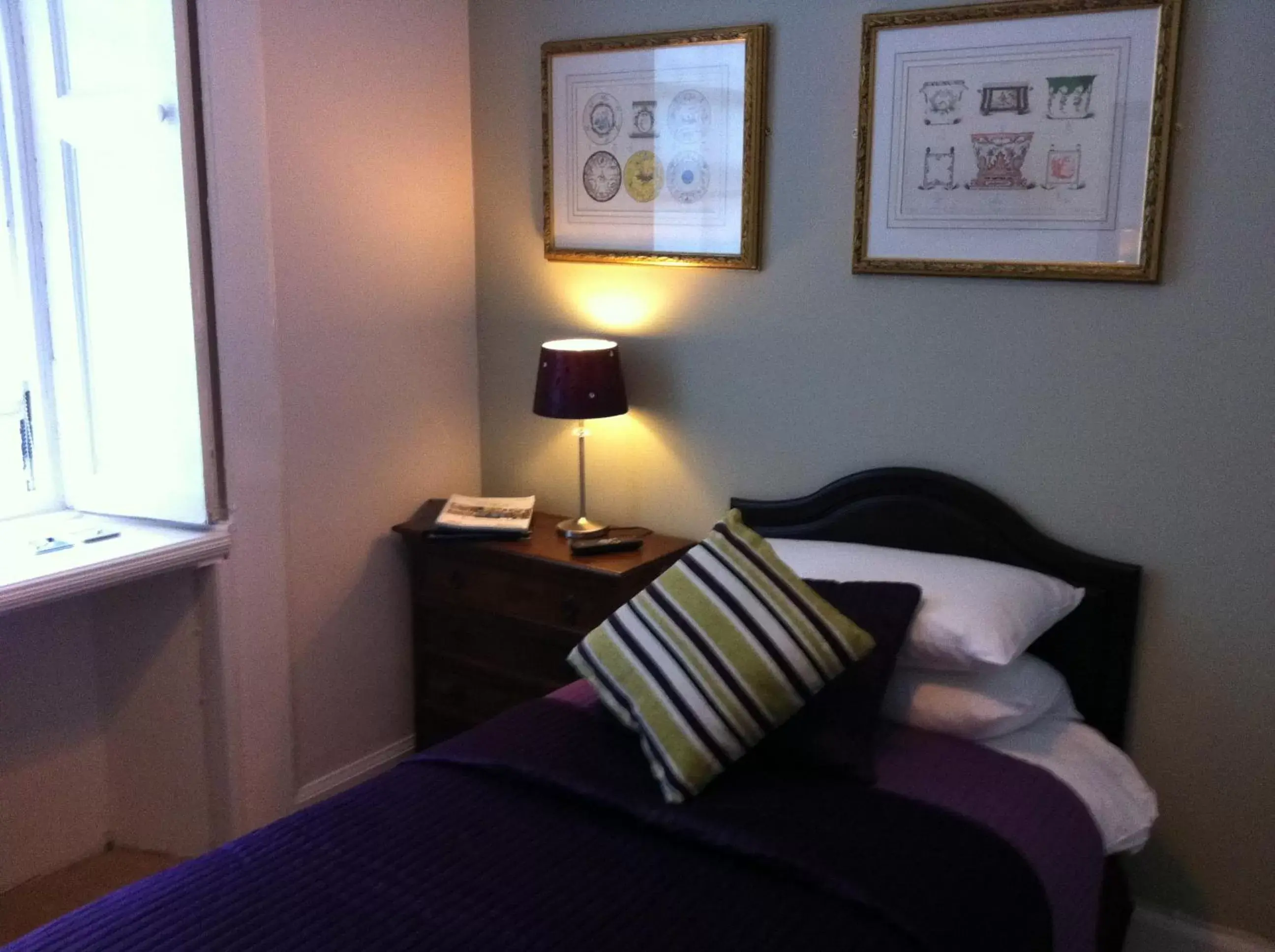 Bed in Thistle Hotel