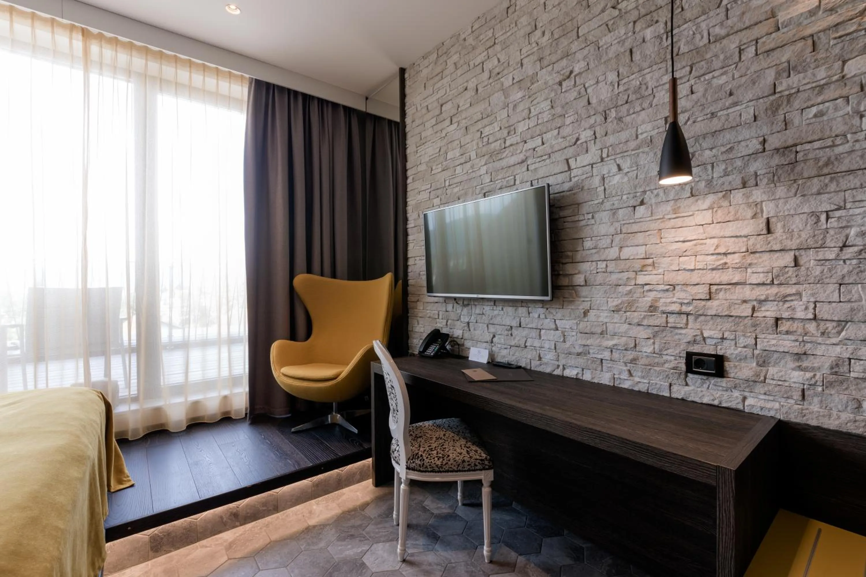 TV and multimedia in Hotel Nox