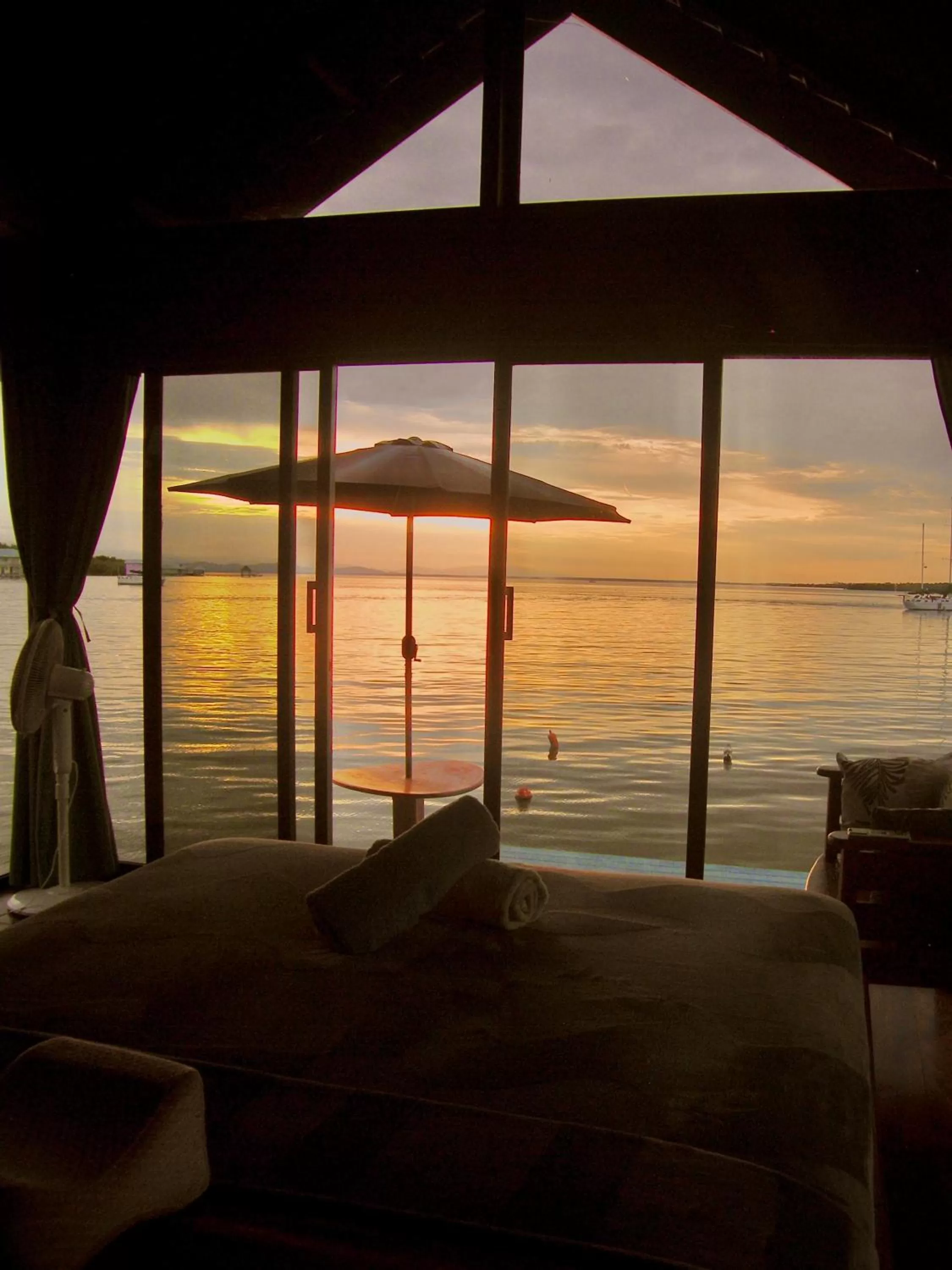 Bed in Barrbra BnB Over The Sea