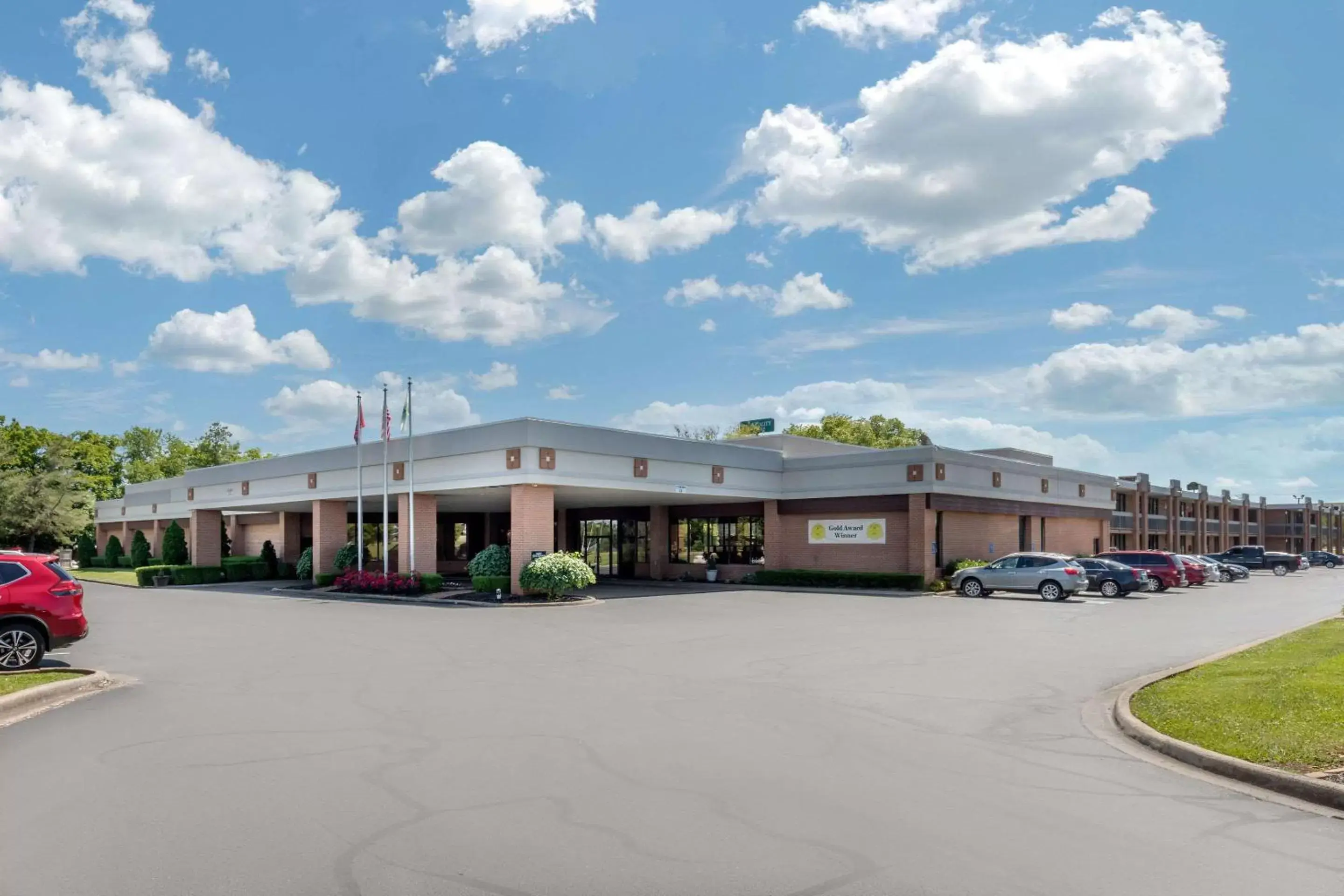 Property Building in Quality Inn Exit 4 Clarksville