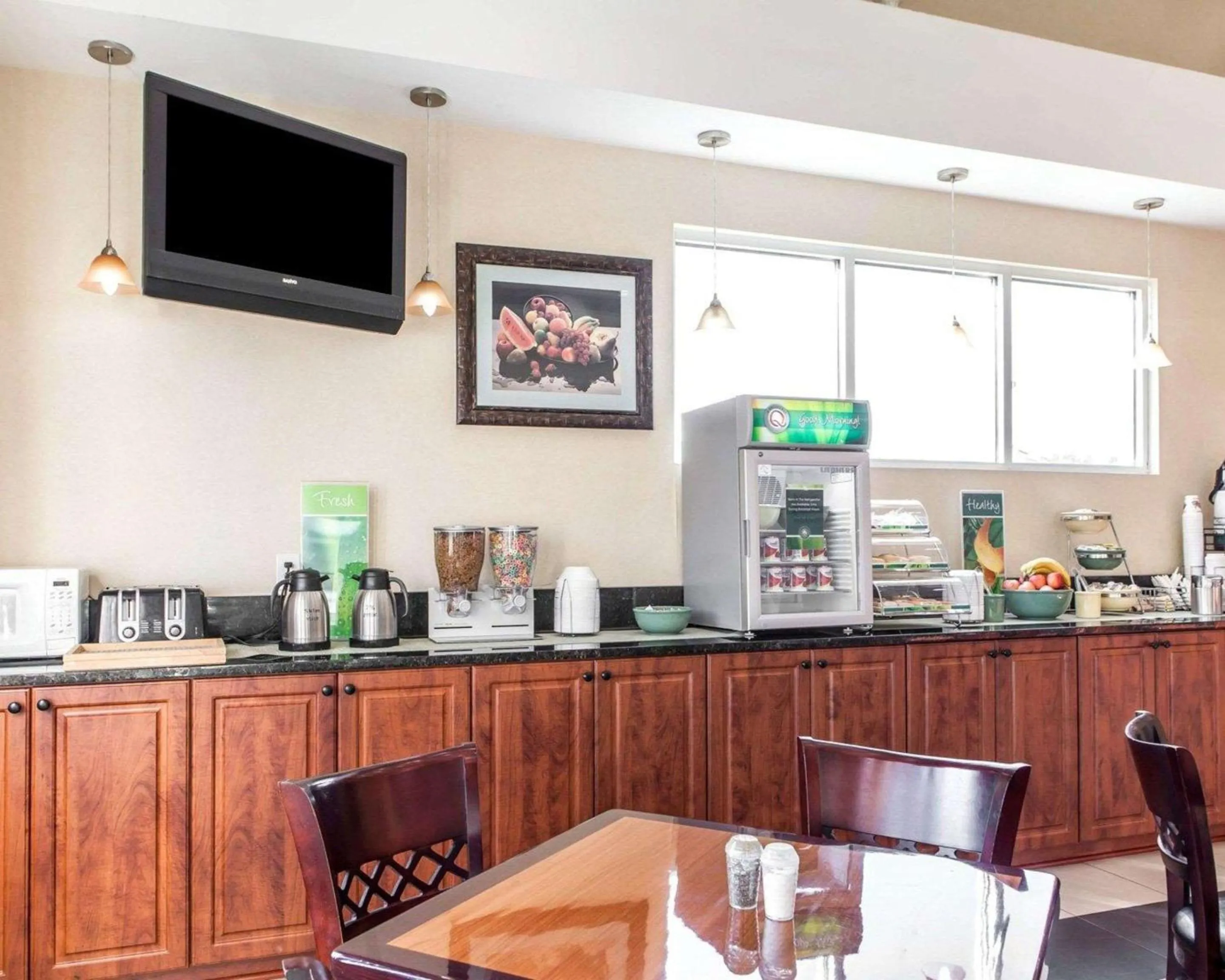 Restaurant/places to eat in Quality Inn & Suites Cartersville North