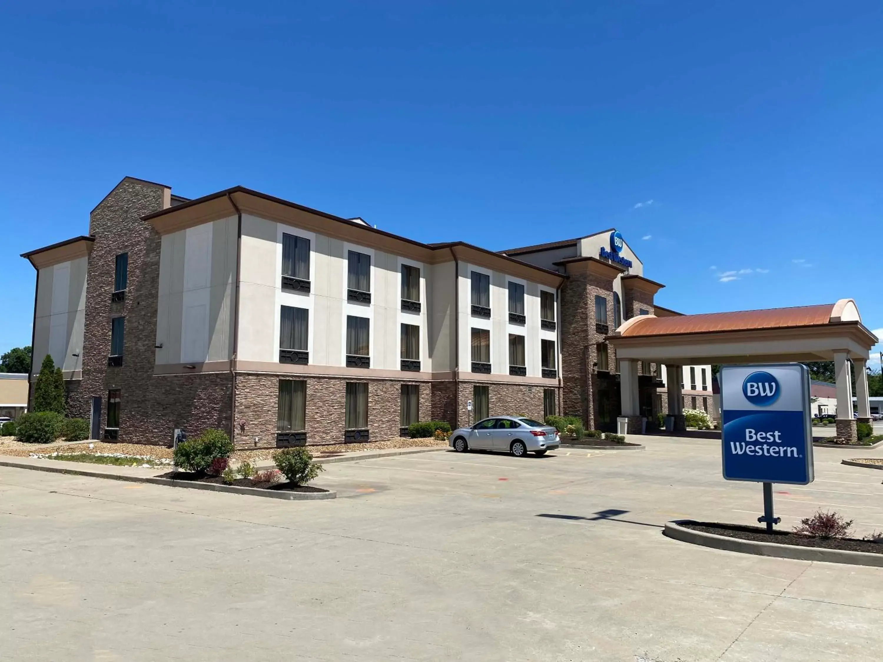 Facade/entrance, Property Building in Best Western St. Louis Airport North Hotel & Suites