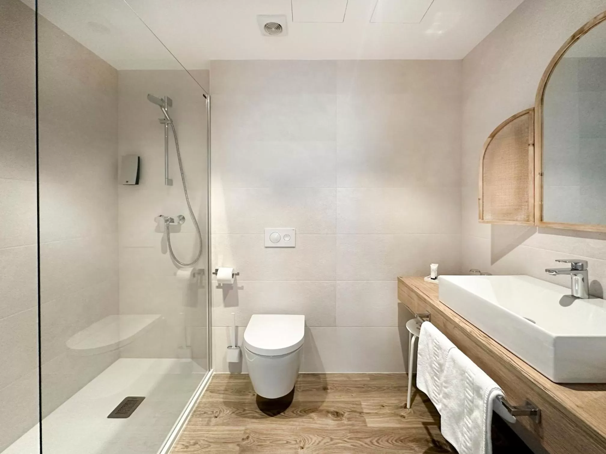 Shower in Le Petit Boutique Hotel