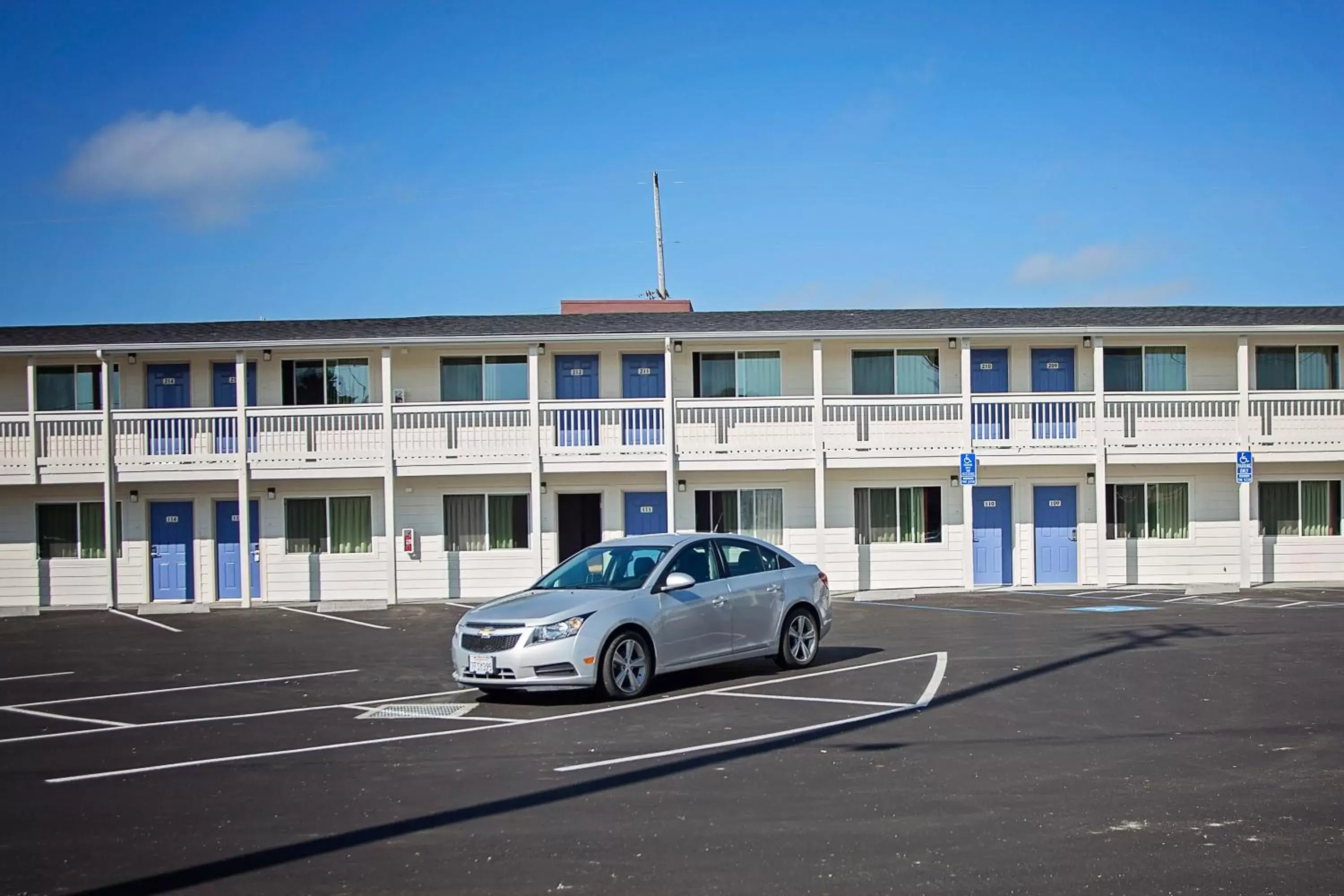 Facade/entrance, Property Building in Motel 6-Crescent City, CA