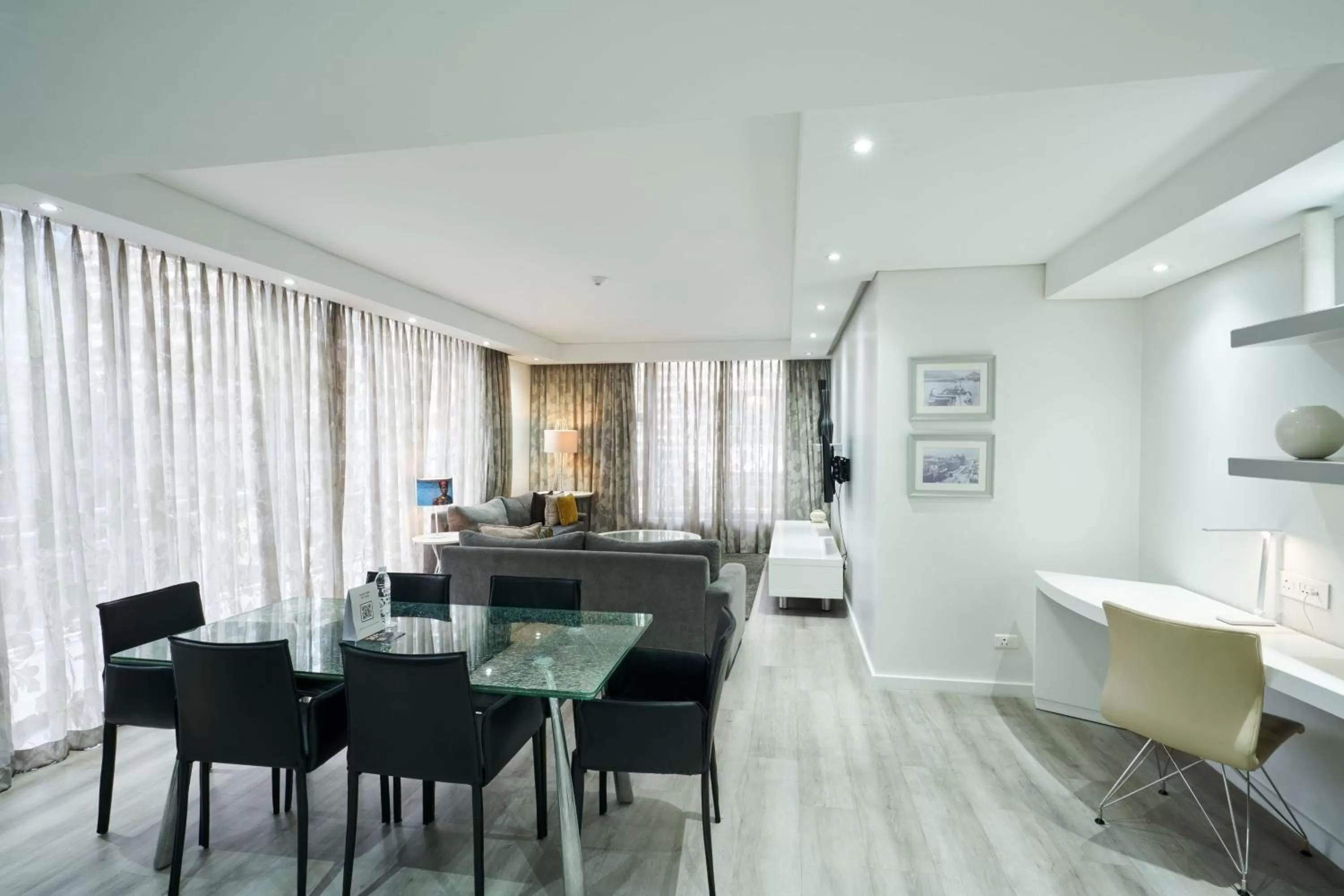 Photo of the whole room in Protea Hotel by Marriott Cape Town North Wharf