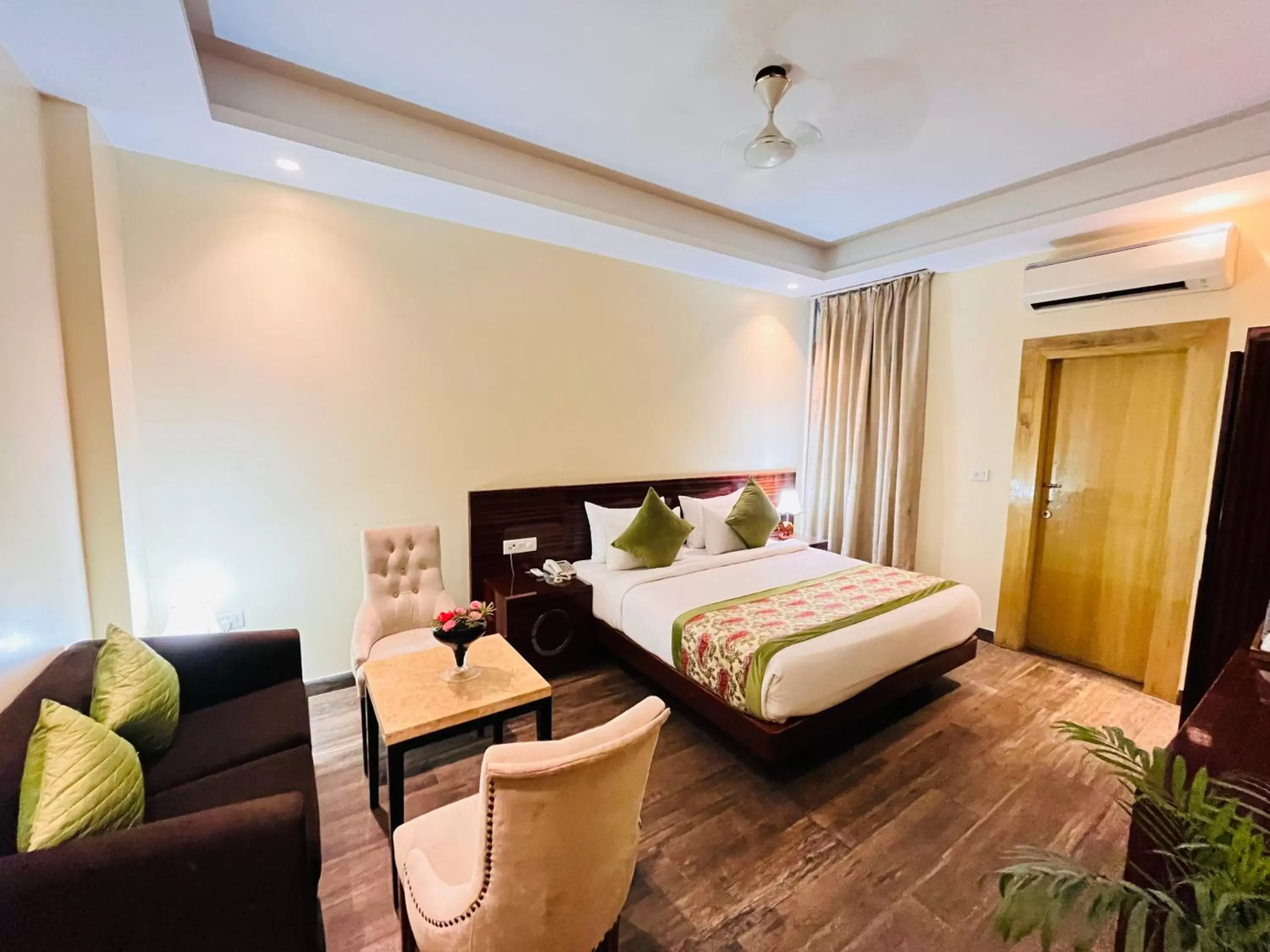 Bed in Hotel Banz - Near Delhi International Airport