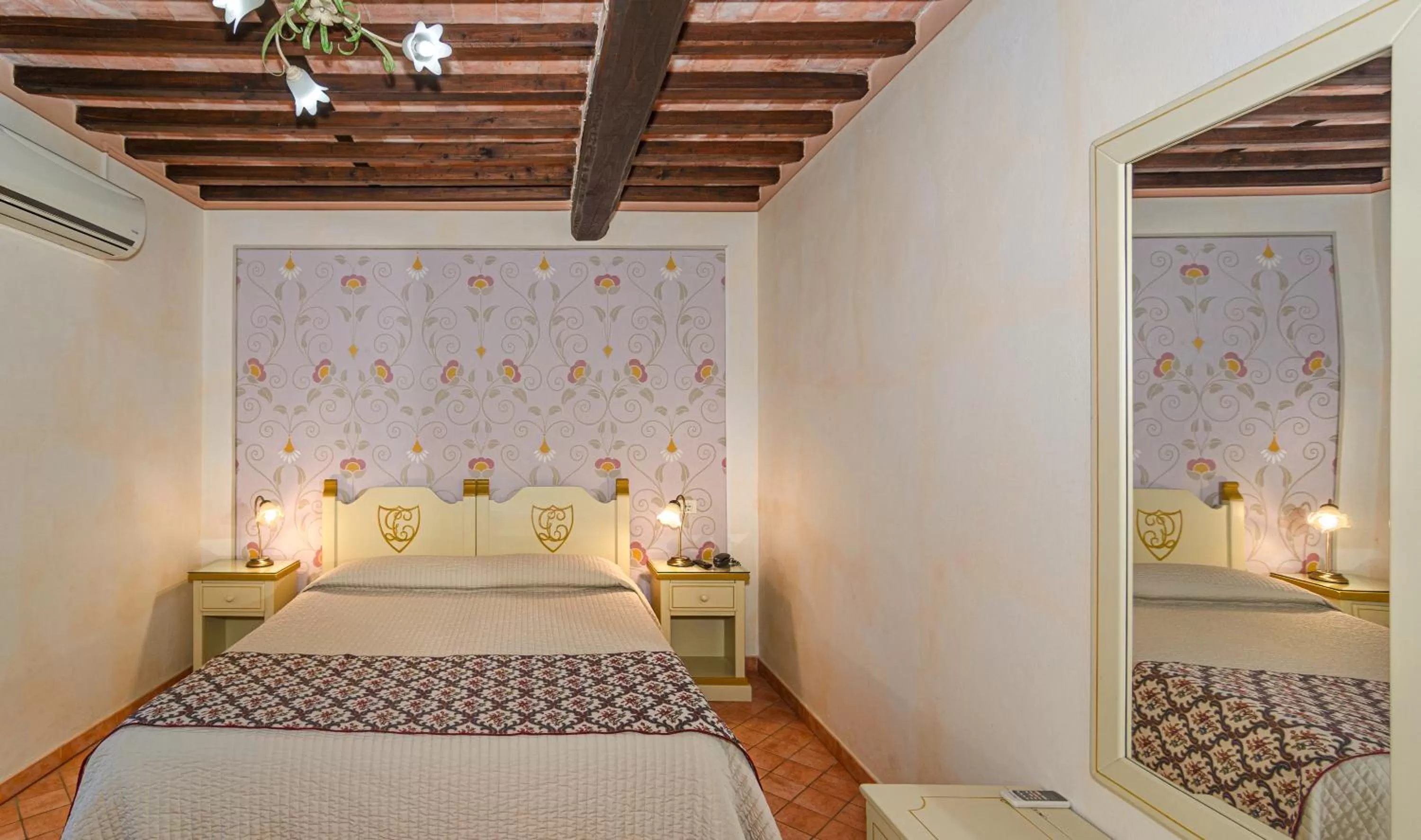 Bedroom, Bed in Hotel Villa Cheli