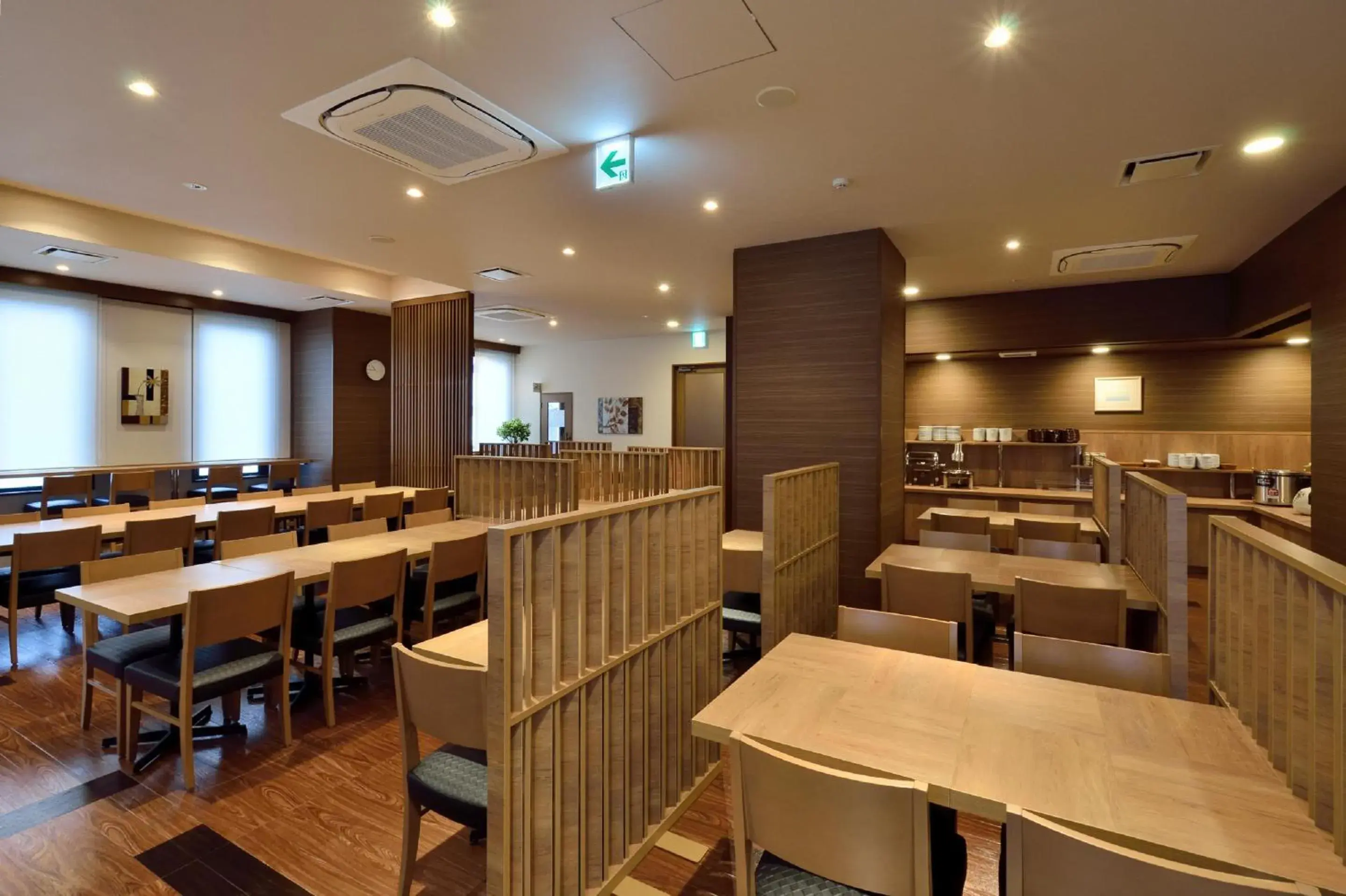 Restaurant/Places to Eat in Hotel Route Inn Sendai Higashi