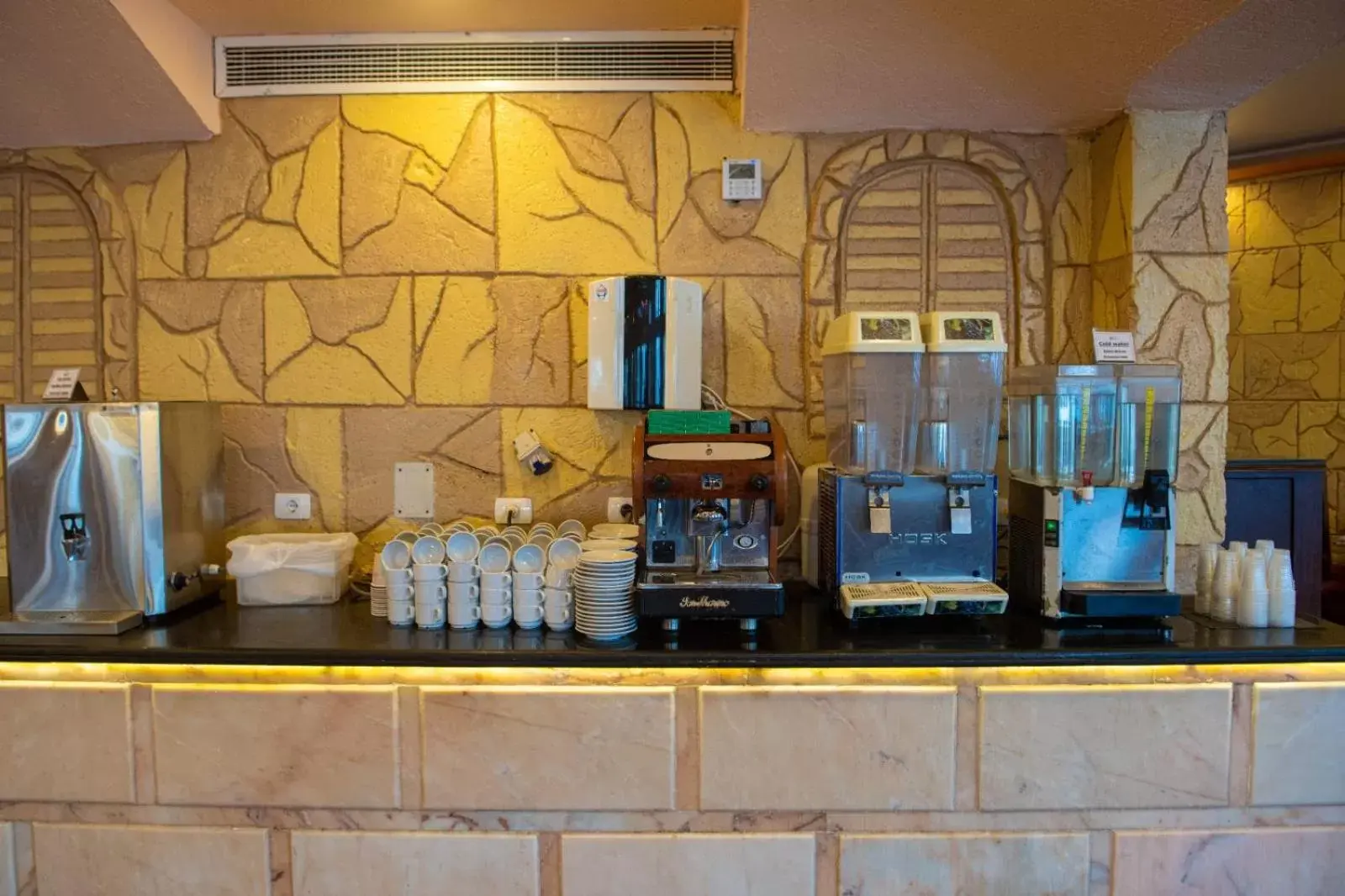 Coffee/tea facilities, Kitchen/Kitchenette in Happy Life Village Dahab