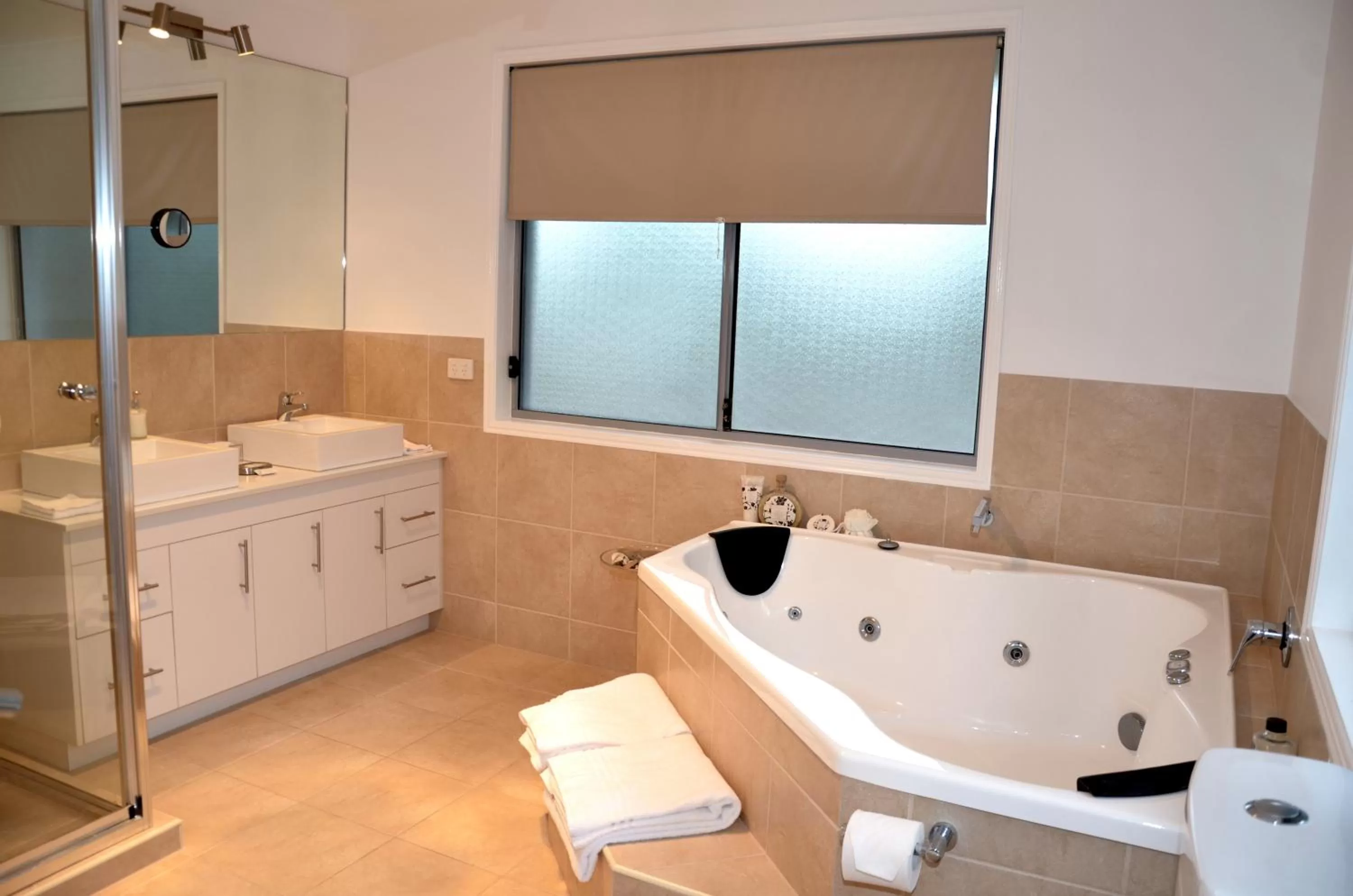 Bathroom in Torquay Terrace Bed & Breakfast