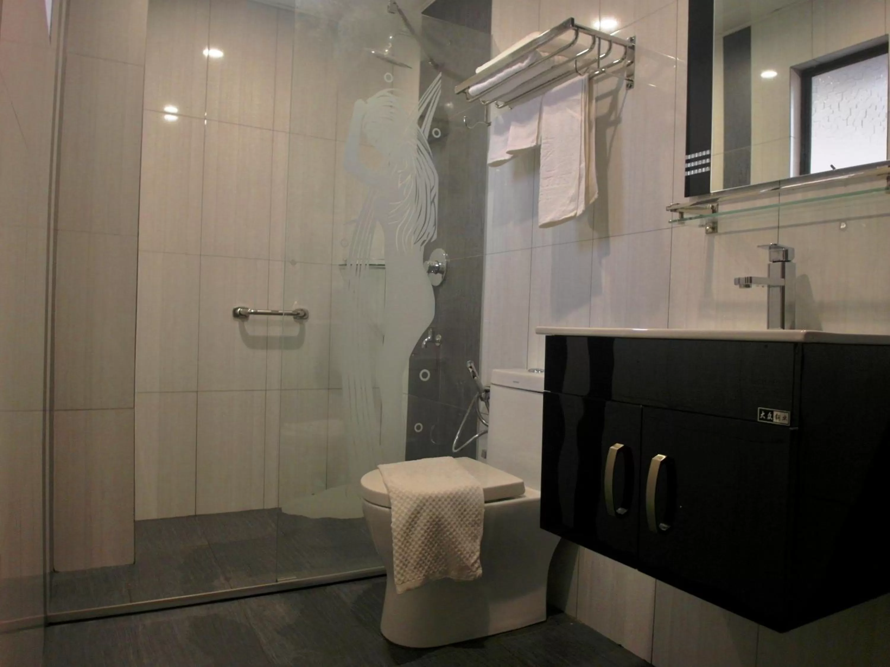 Bathroom in Mandarin Hotel Kota Kinabalu