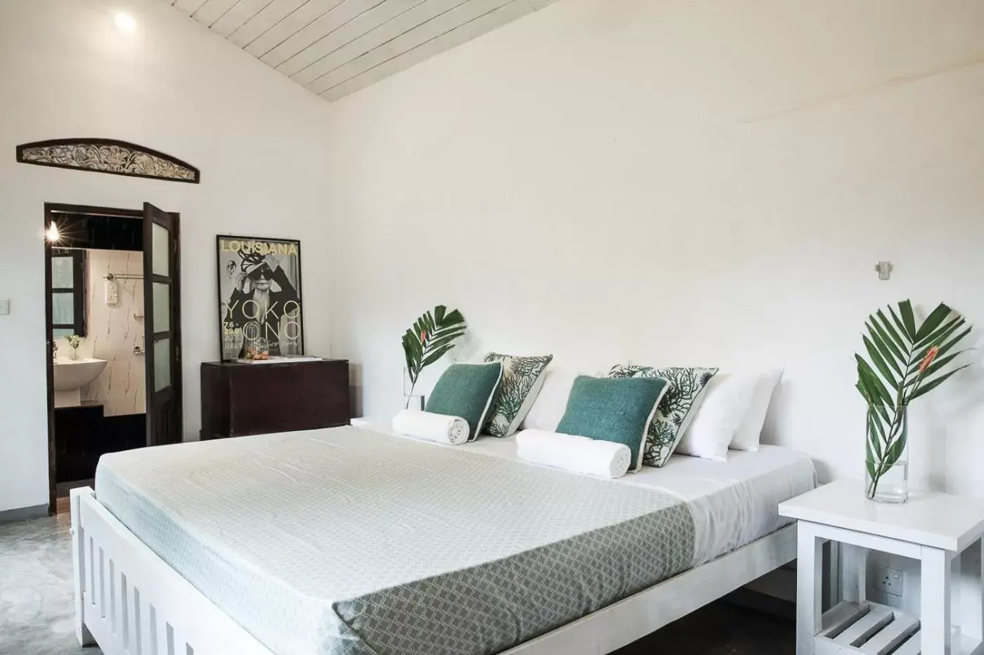 Standard Double Room in Ceylon Sliders Standard Double Room in Ceylon Sliders