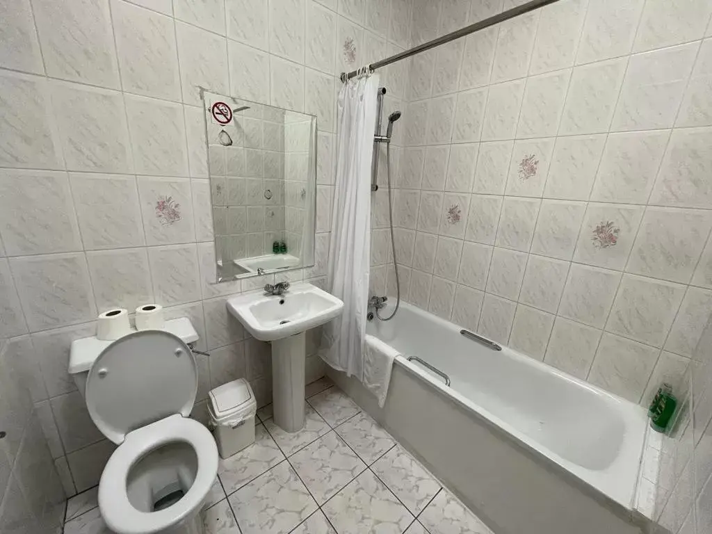 Bathroom in ST NICHOLAS HOTEL