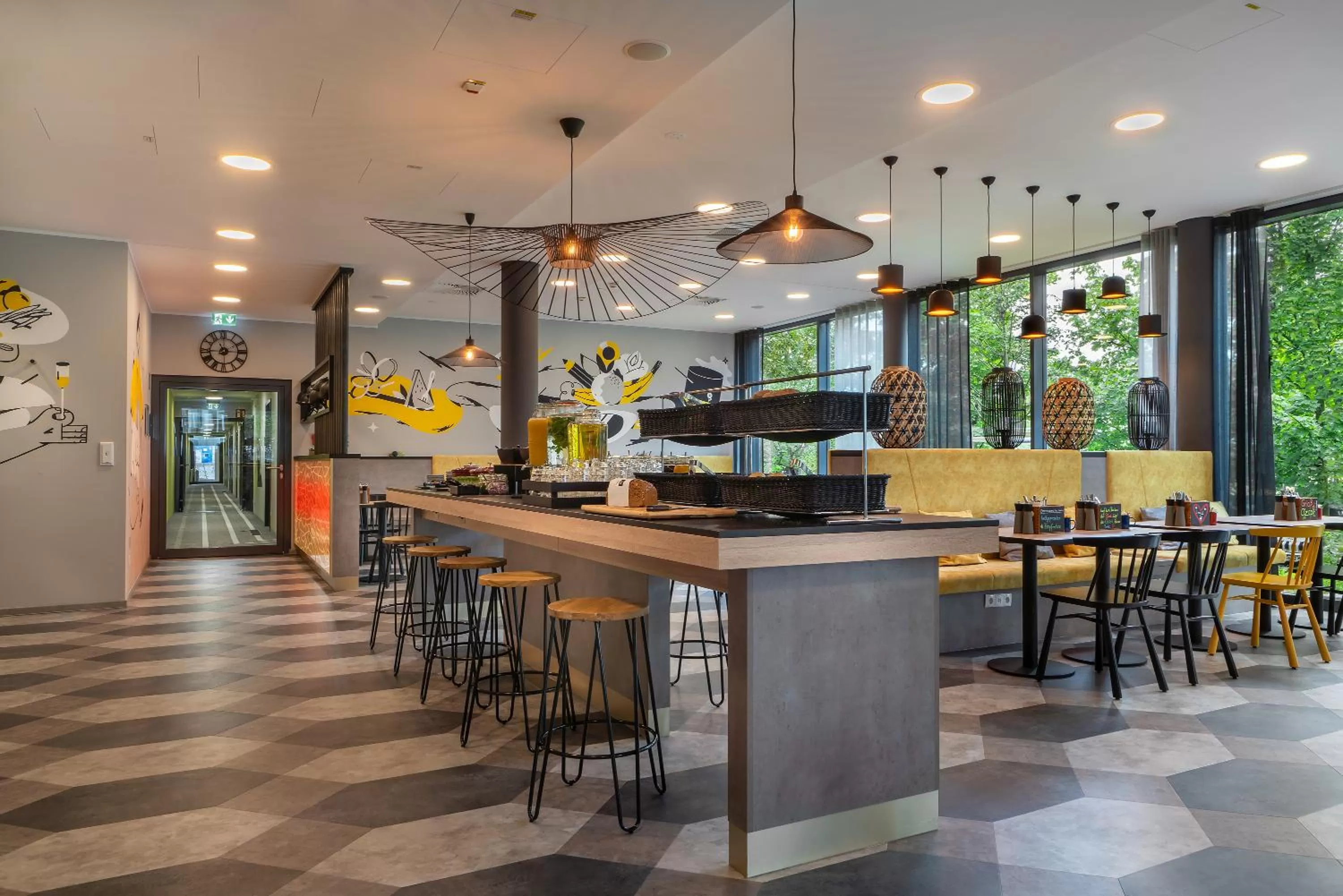 Restaurant/places to eat in Holiday Inn - the niu, Fury Aschheim Messe by IHG