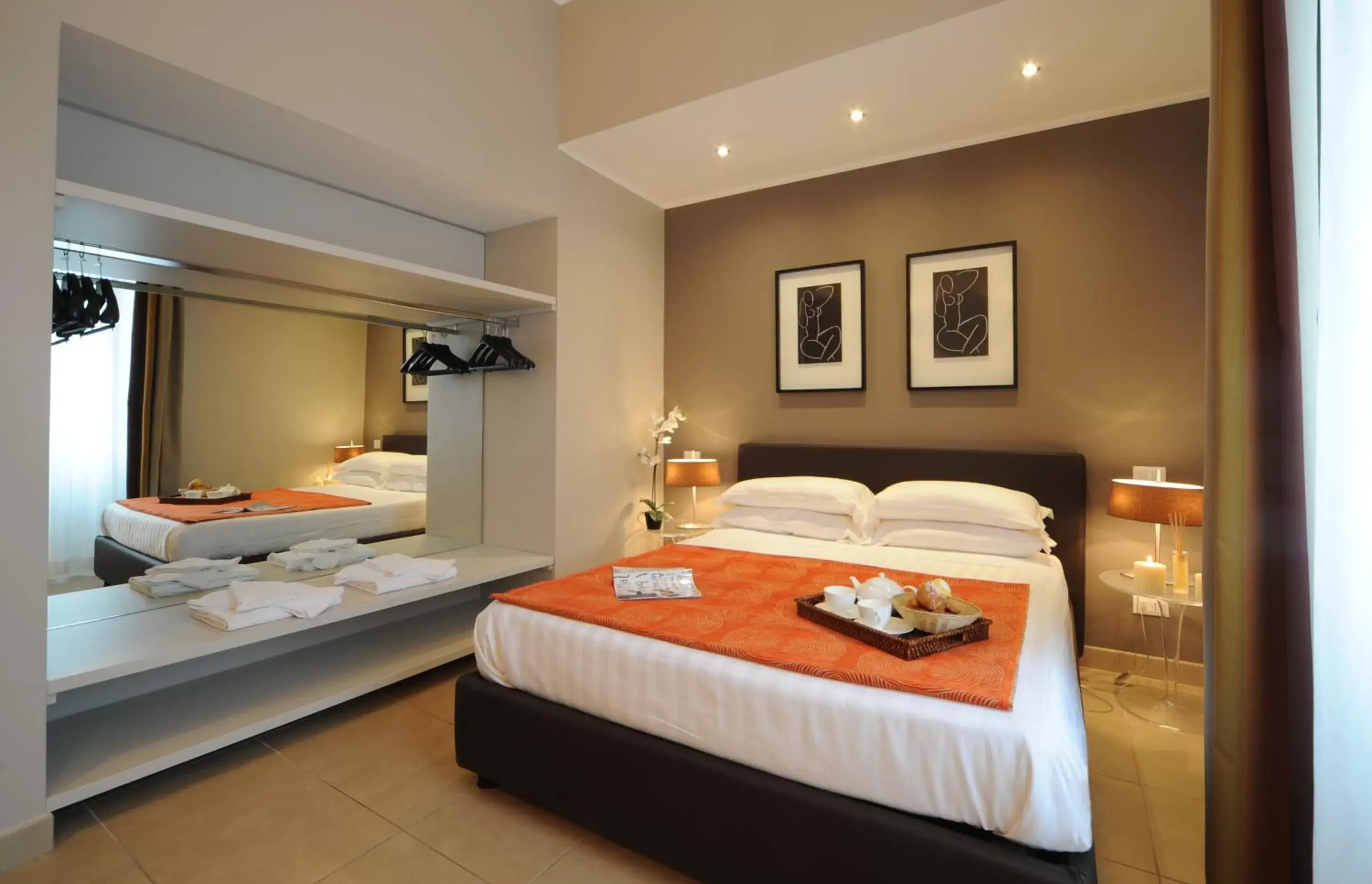 Photo of the whole room, Bed in Trianon Borgo Pio Aparthotel